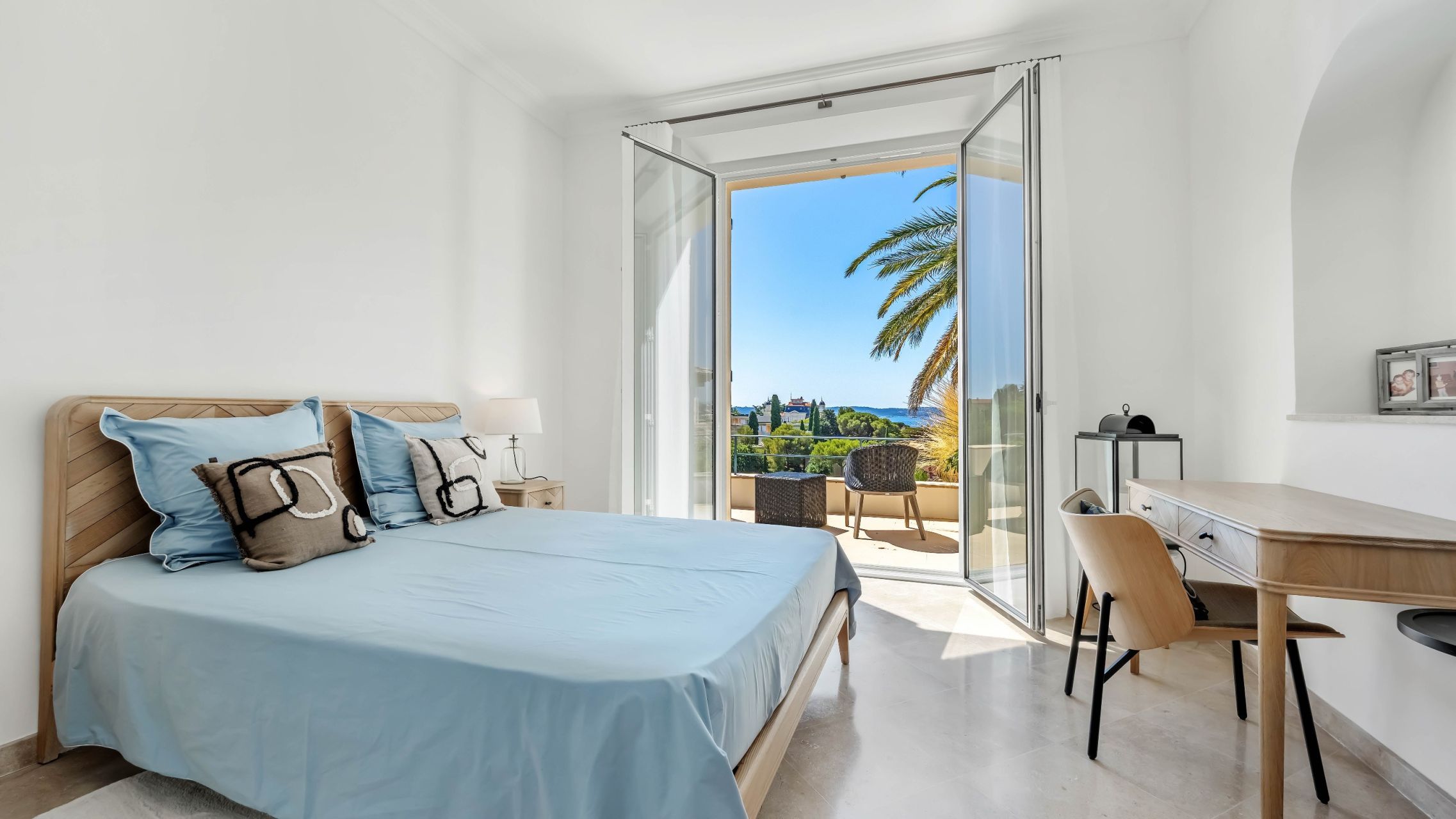 villa 6 Rooms for sale on STE MAXIME (83120)