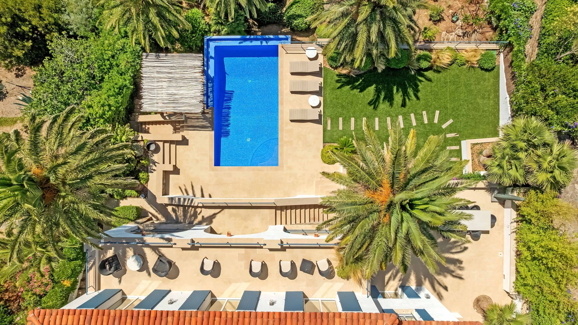 villa 6 Rooms for sale on STE MAXIME (83120)