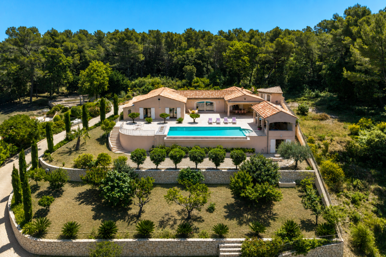 villa 6 Rooms for sale on CABRIS (06530)