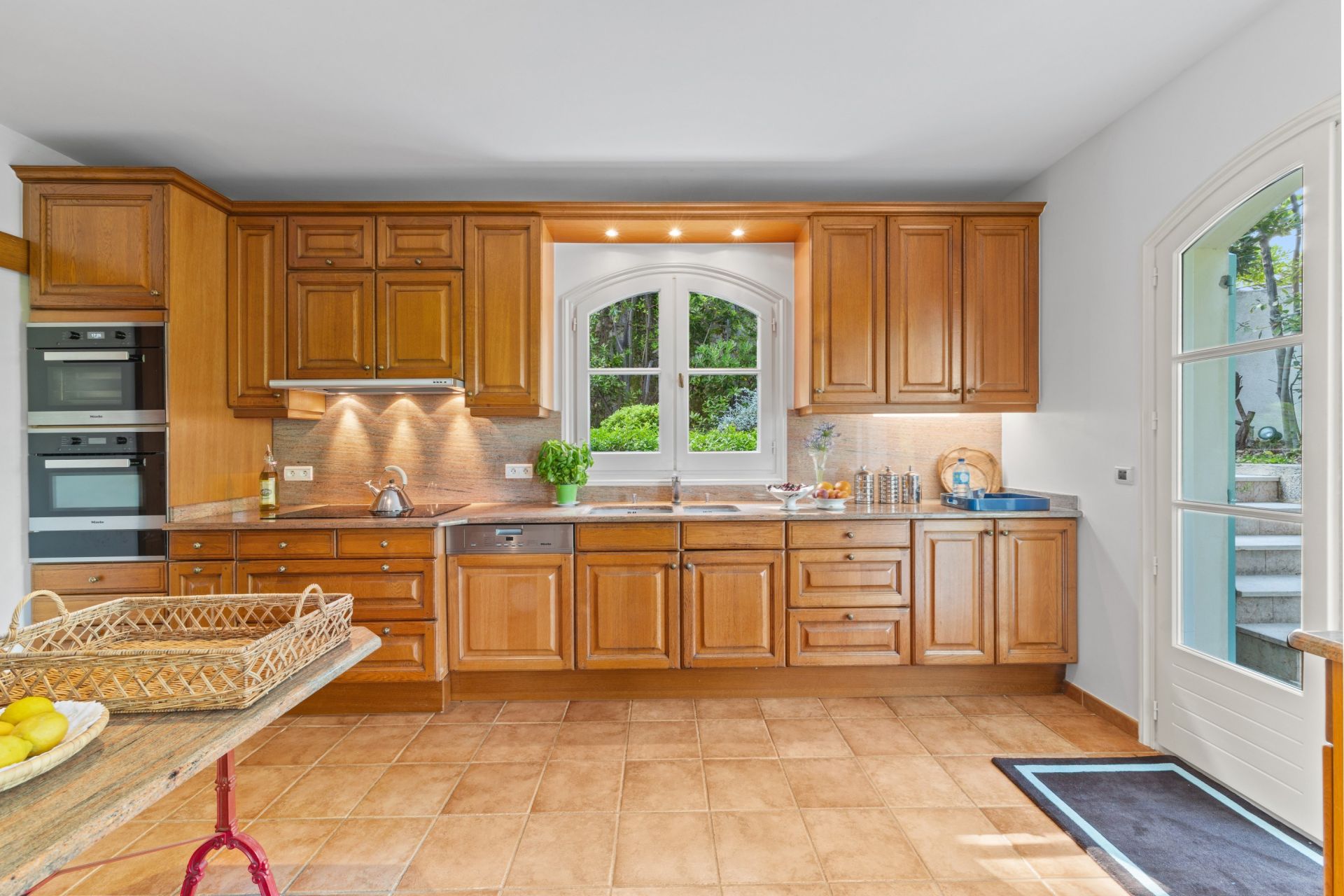 provencal house 7 Rooms for sale on MENTON (06500)