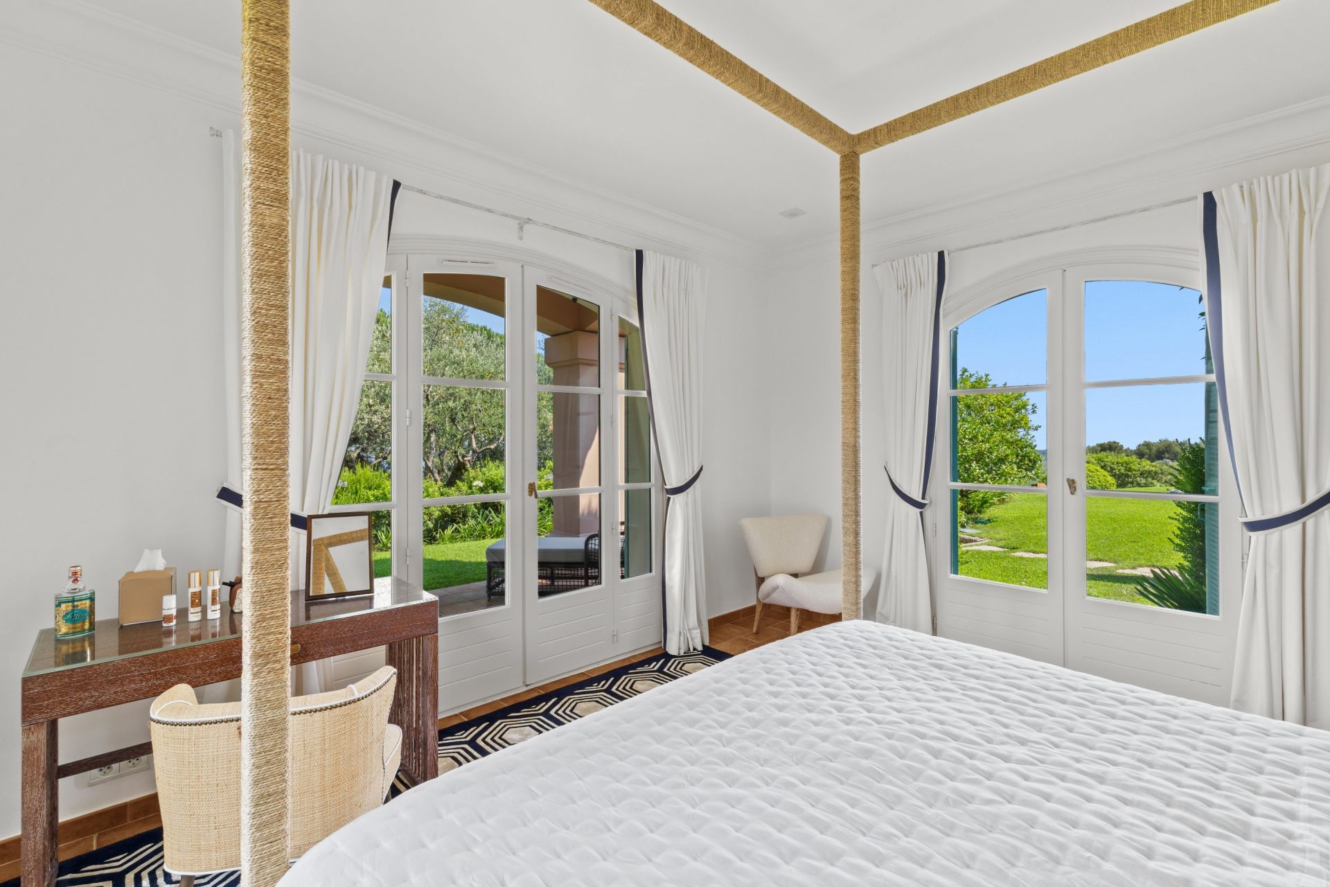 provencal house 7 Rooms for sale on MENTON (06500)