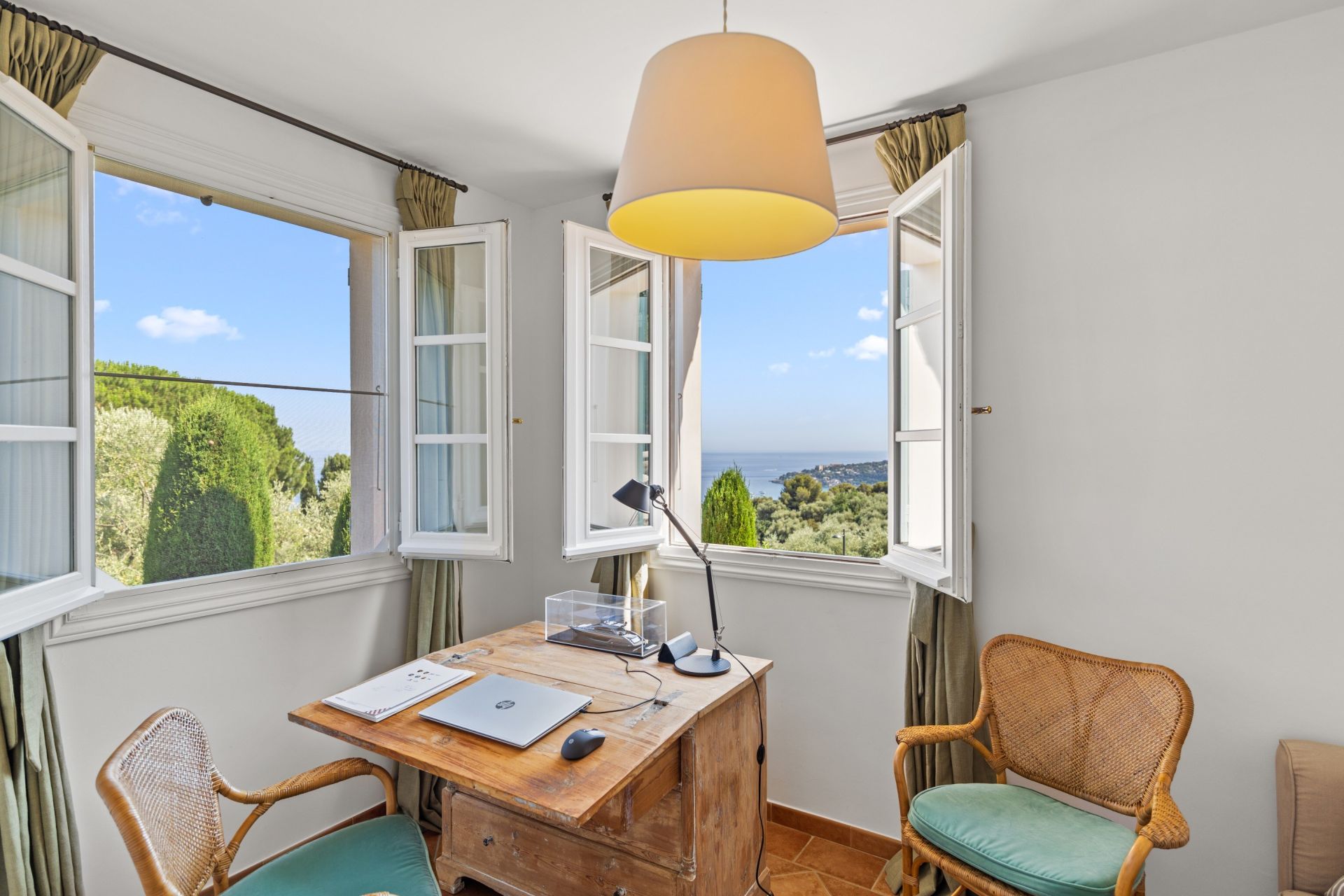 provencal house 7 Rooms for sale on MENTON (06500)