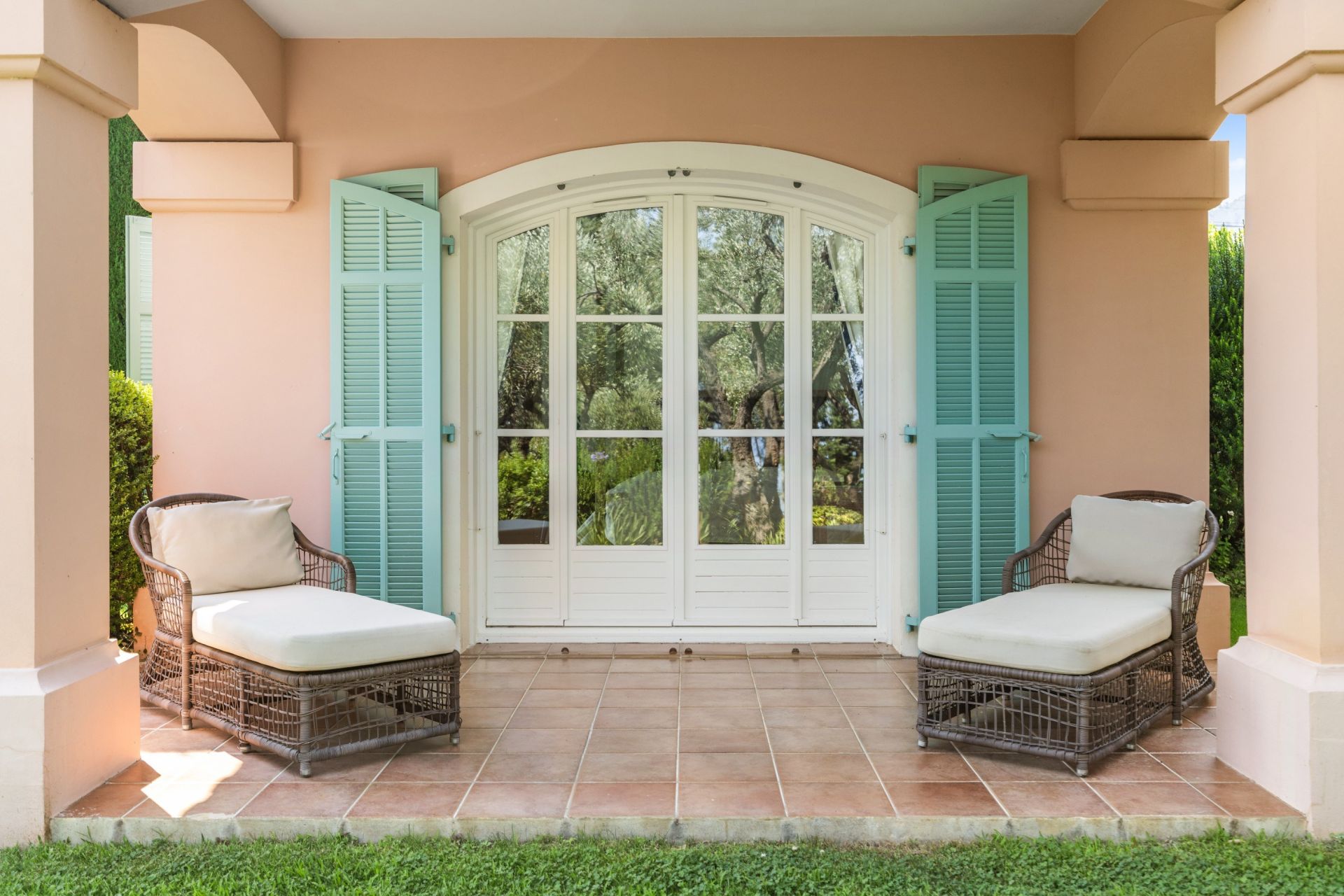 provencal house 7 Rooms for sale on MENTON (06500)