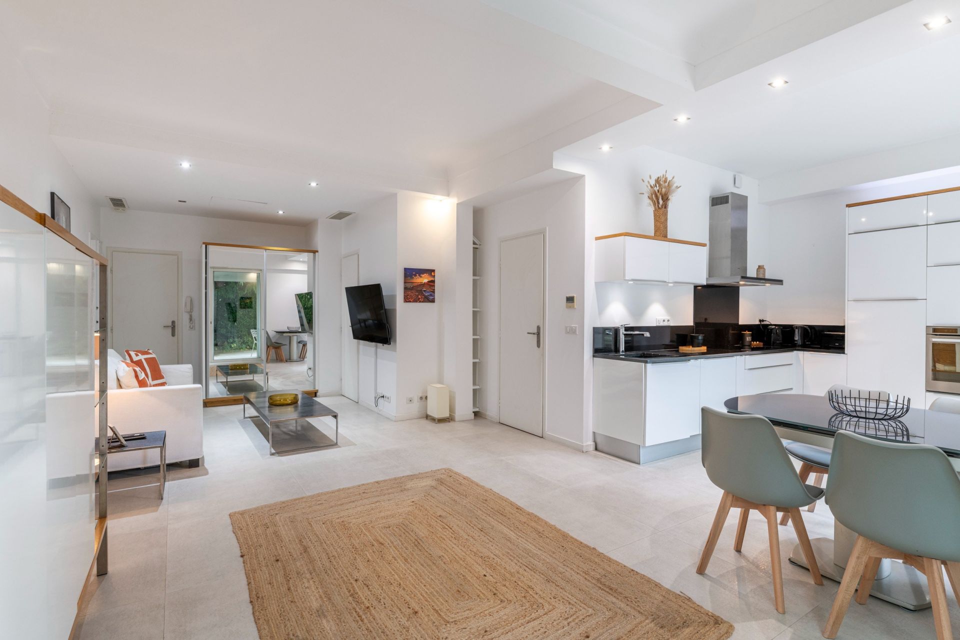 apartment 2 Rooms for sale on CANNES (06400)