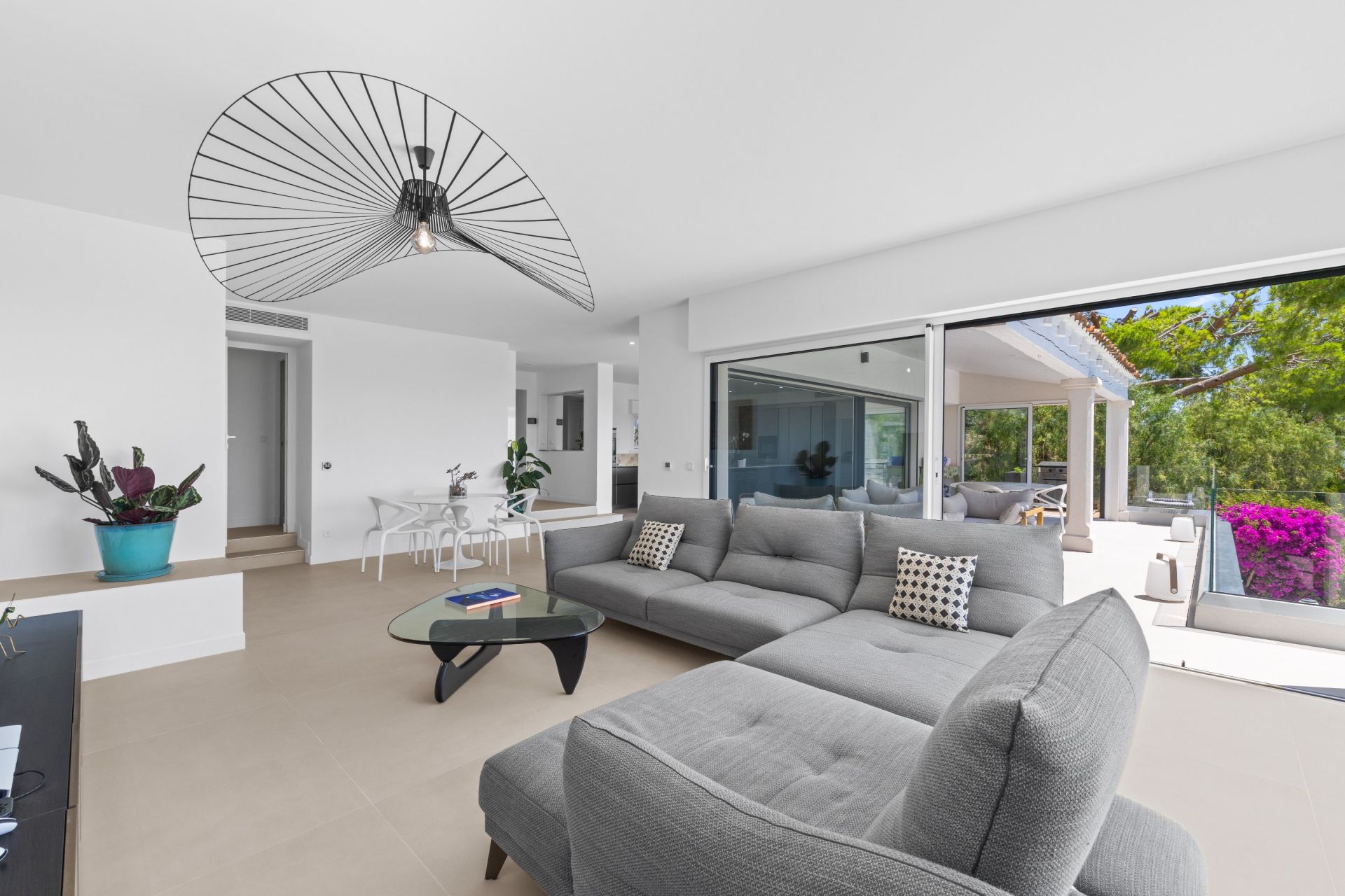 maison contemporaine 9 Pièces en vente sur CAGNES SUR MER (06800)