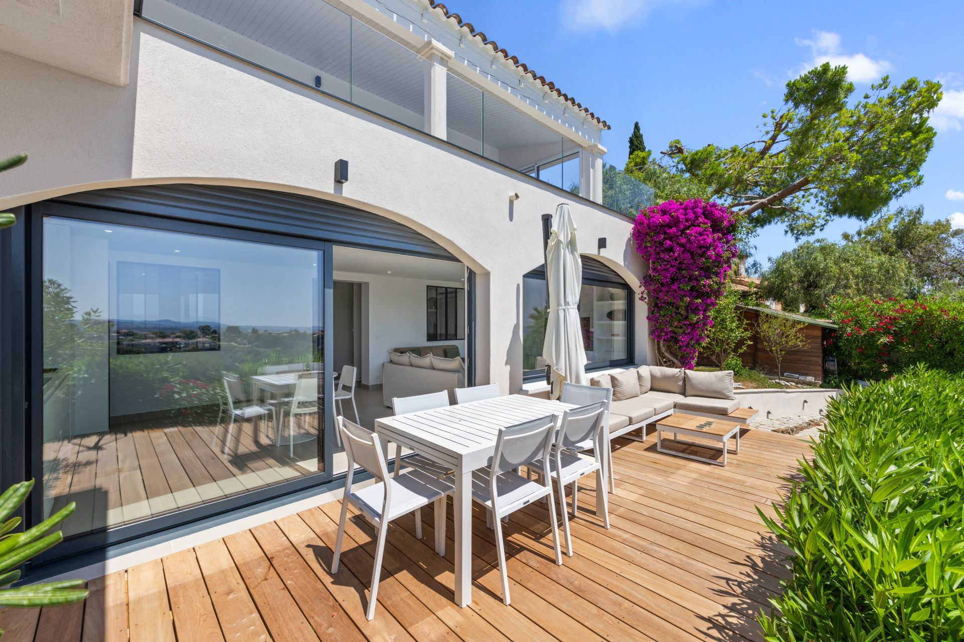 maison contemporaine 9 Pièces en vente sur CAGNES SUR MER (06800)