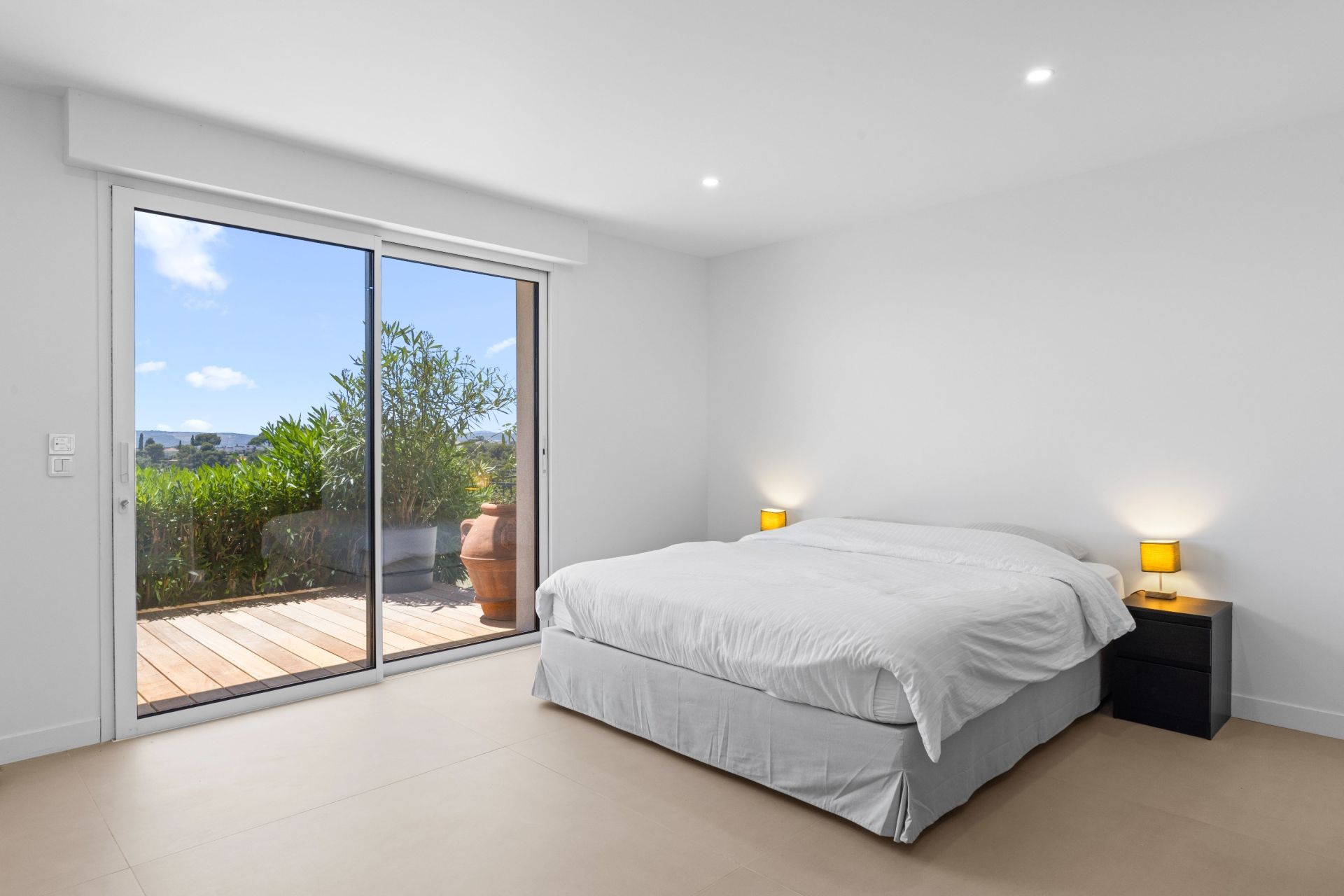 maison contemporaine 9 Pièces en vente sur CAGNES SUR MER (06800)