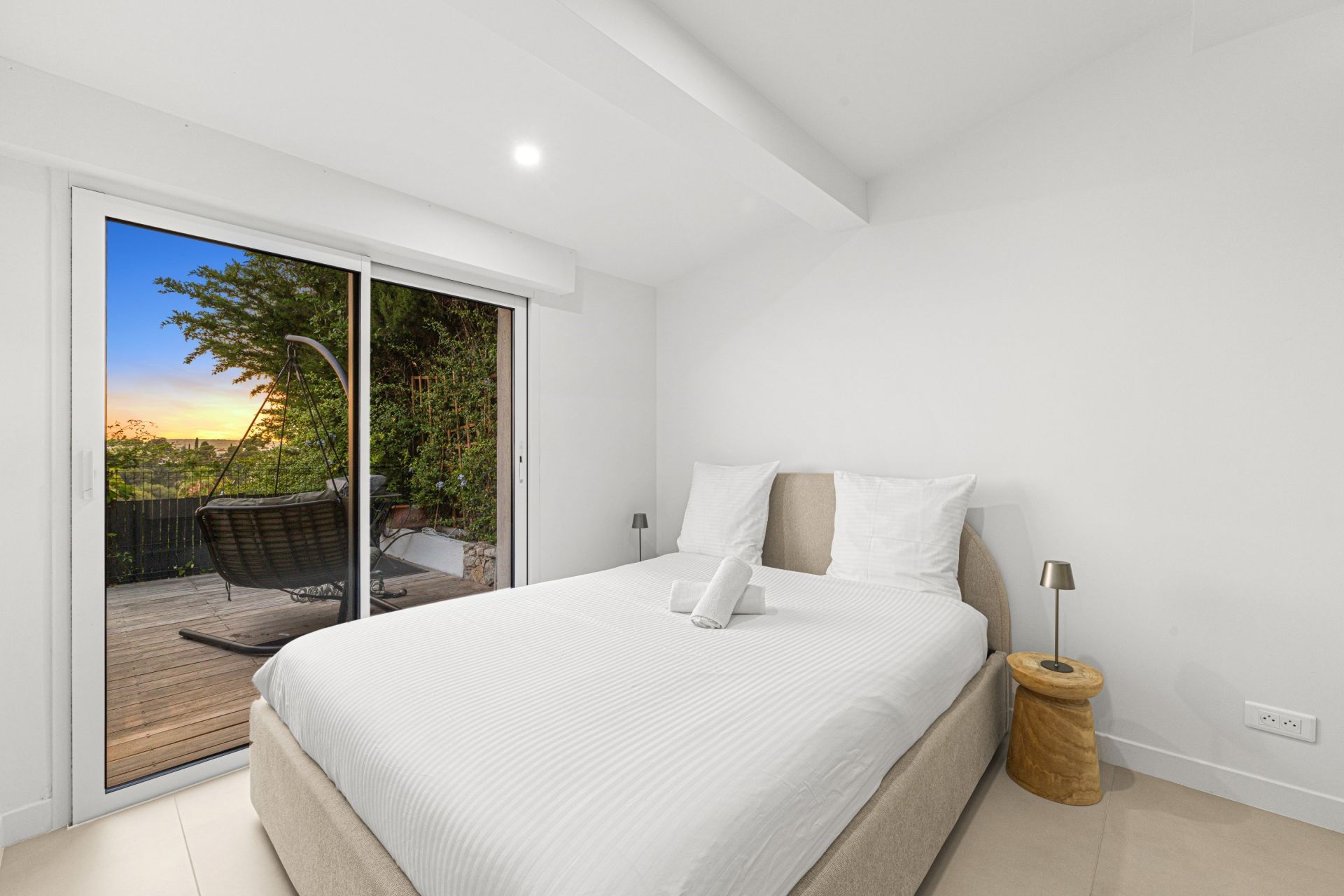 maison contemporaine 9 Pièces en vente sur CAGNES SUR MER (06800)
