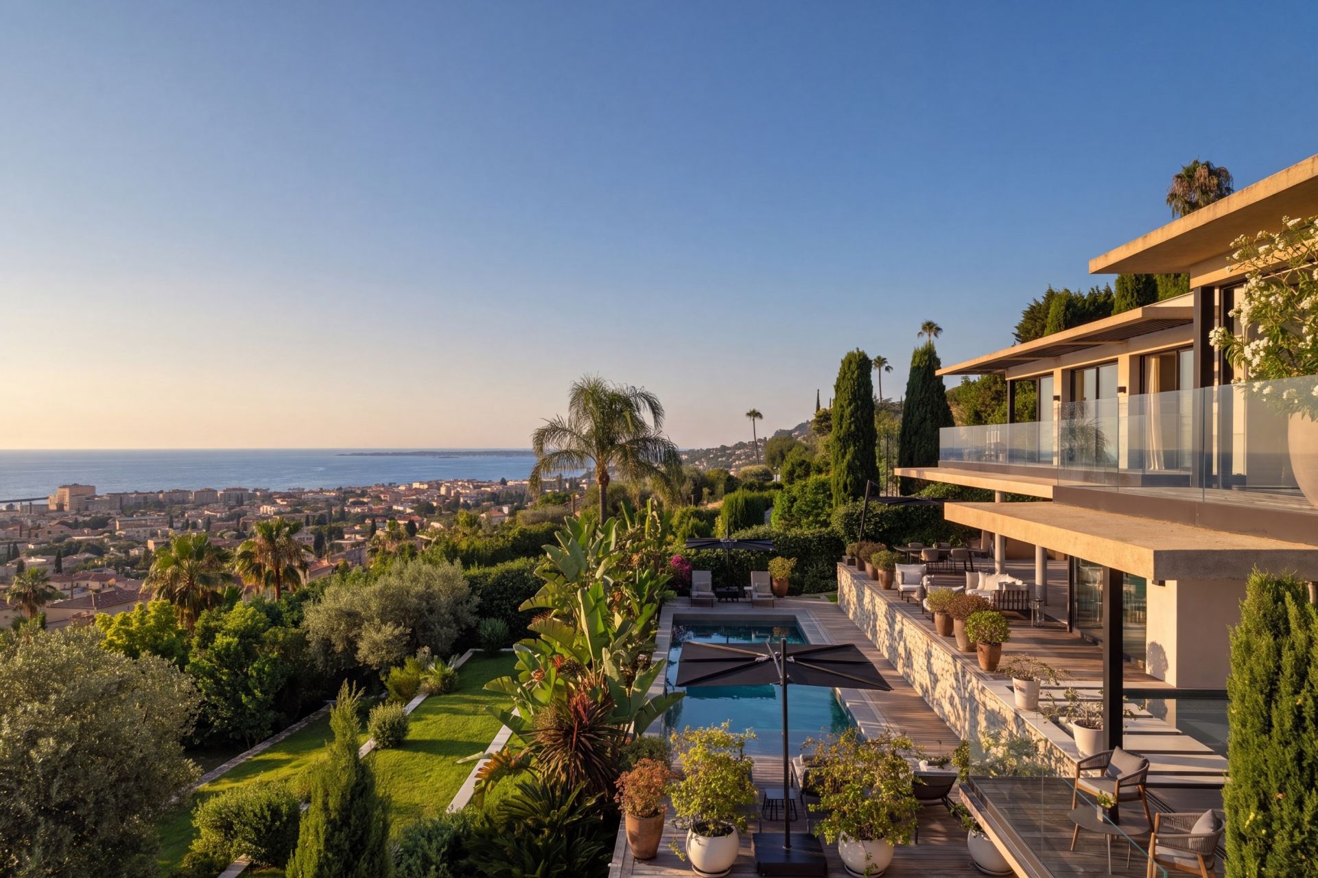 villa 7 Pièces en vente sur VALLAURIS (06220)