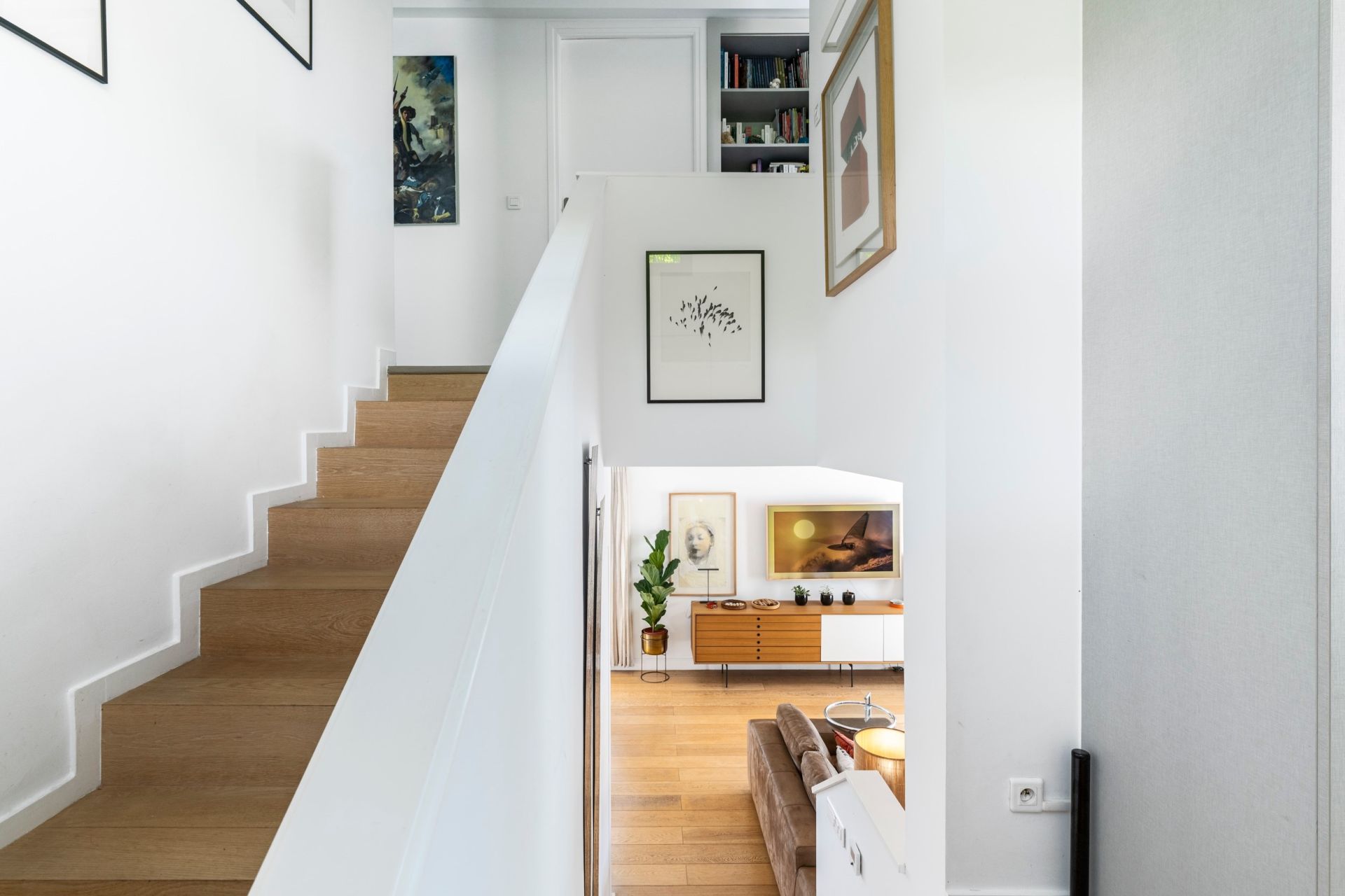 contemporary house 5 Rooms for sale on NICE (06000)