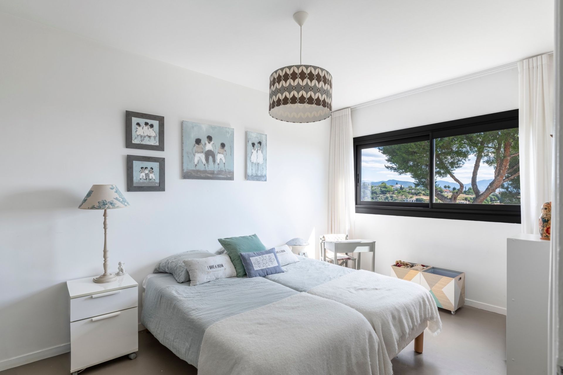 contemporary house 5 Rooms for sale on NICE (06000)