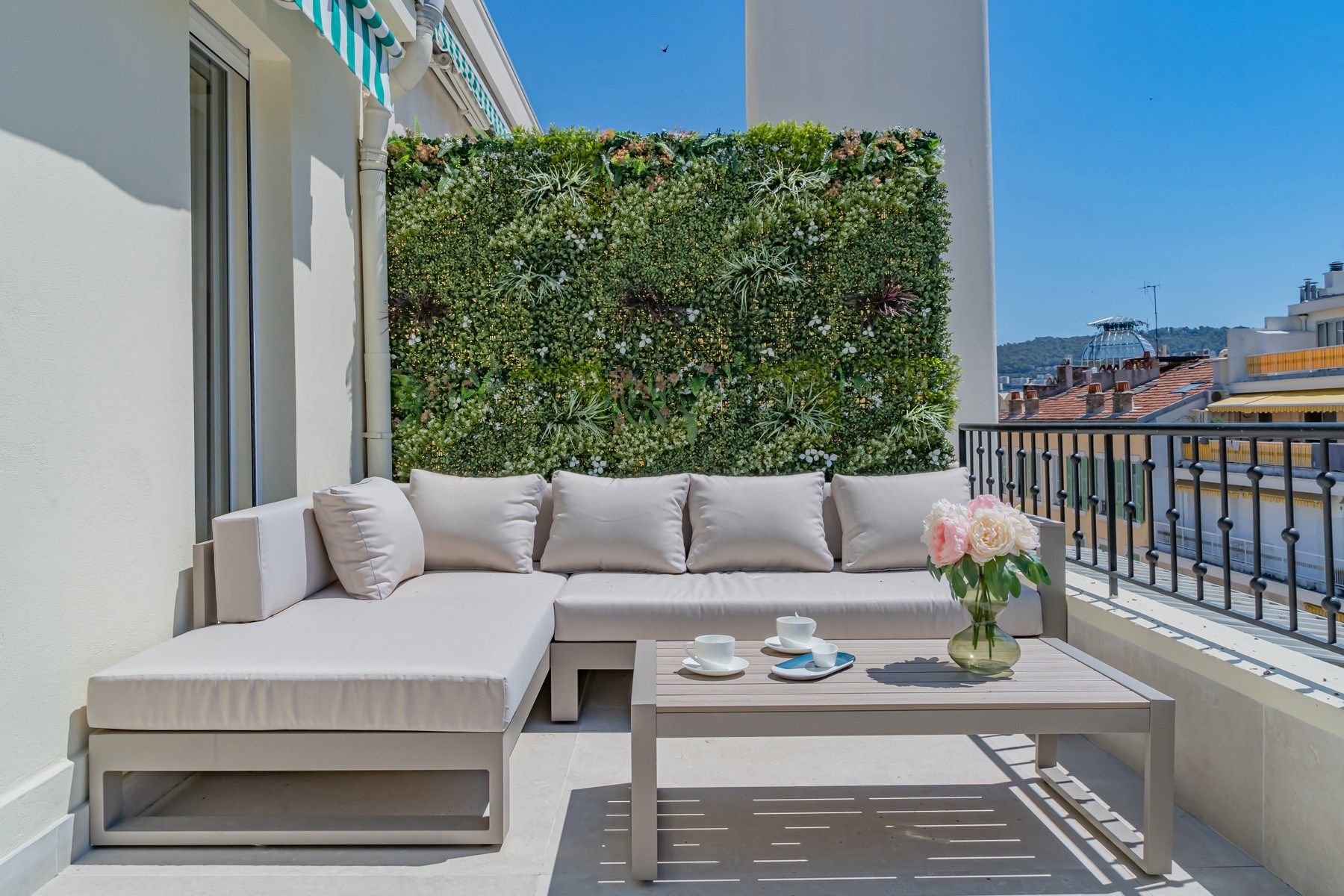 penthouse 3 Rooms for sale on NICE (06000)