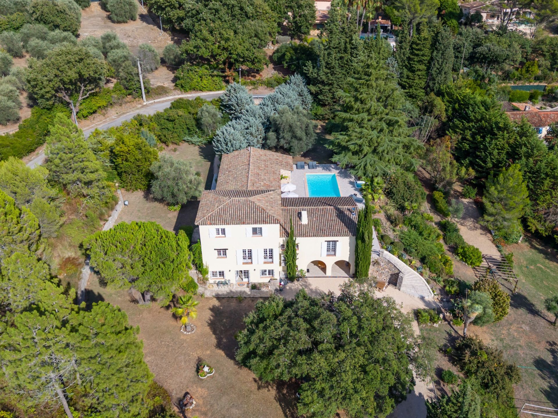 villa 10 Rooms for sale on PEYMEINADE (06530)