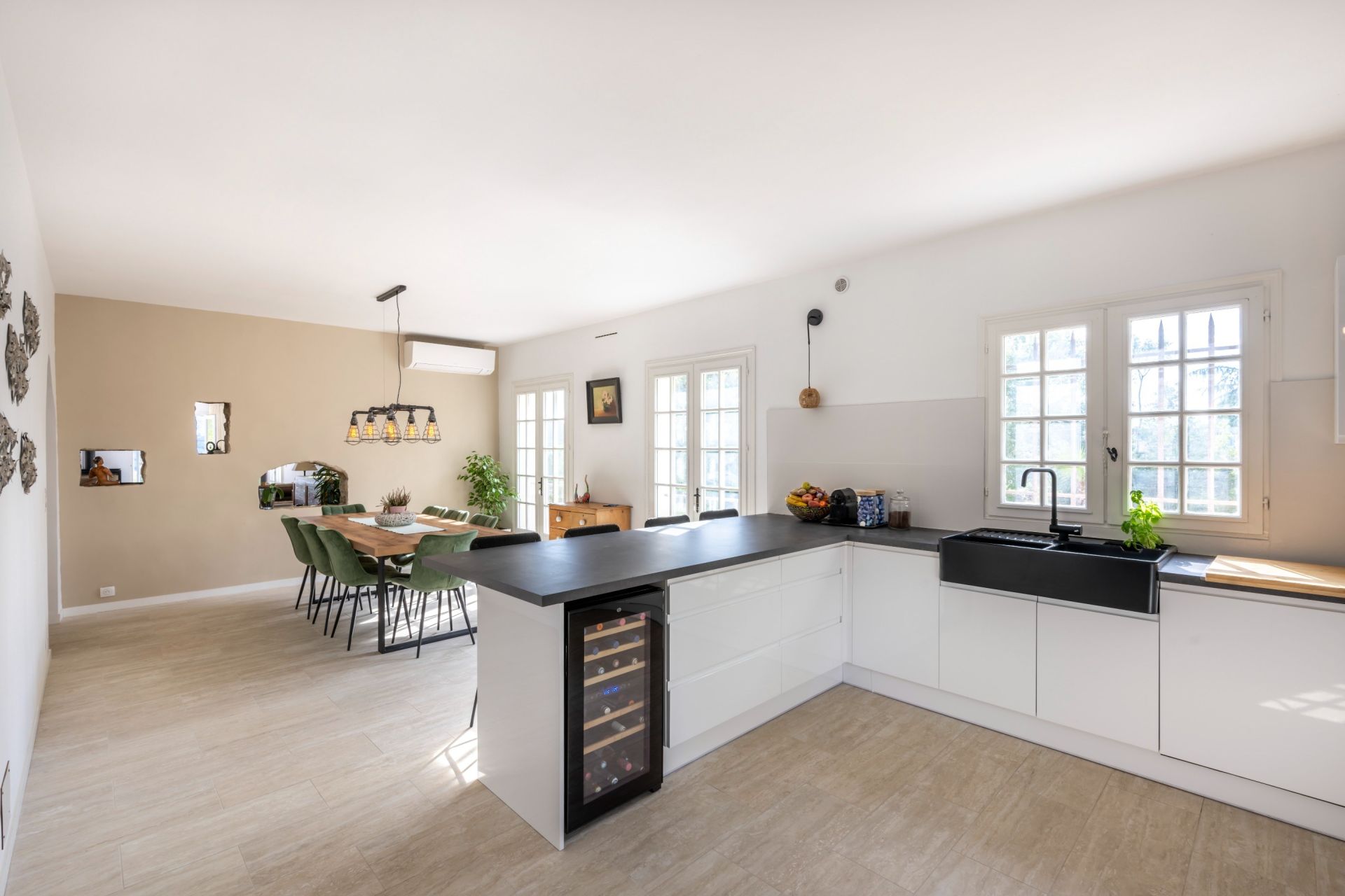 villa 10 Rooms for sale on PEYMEINADE (06530)