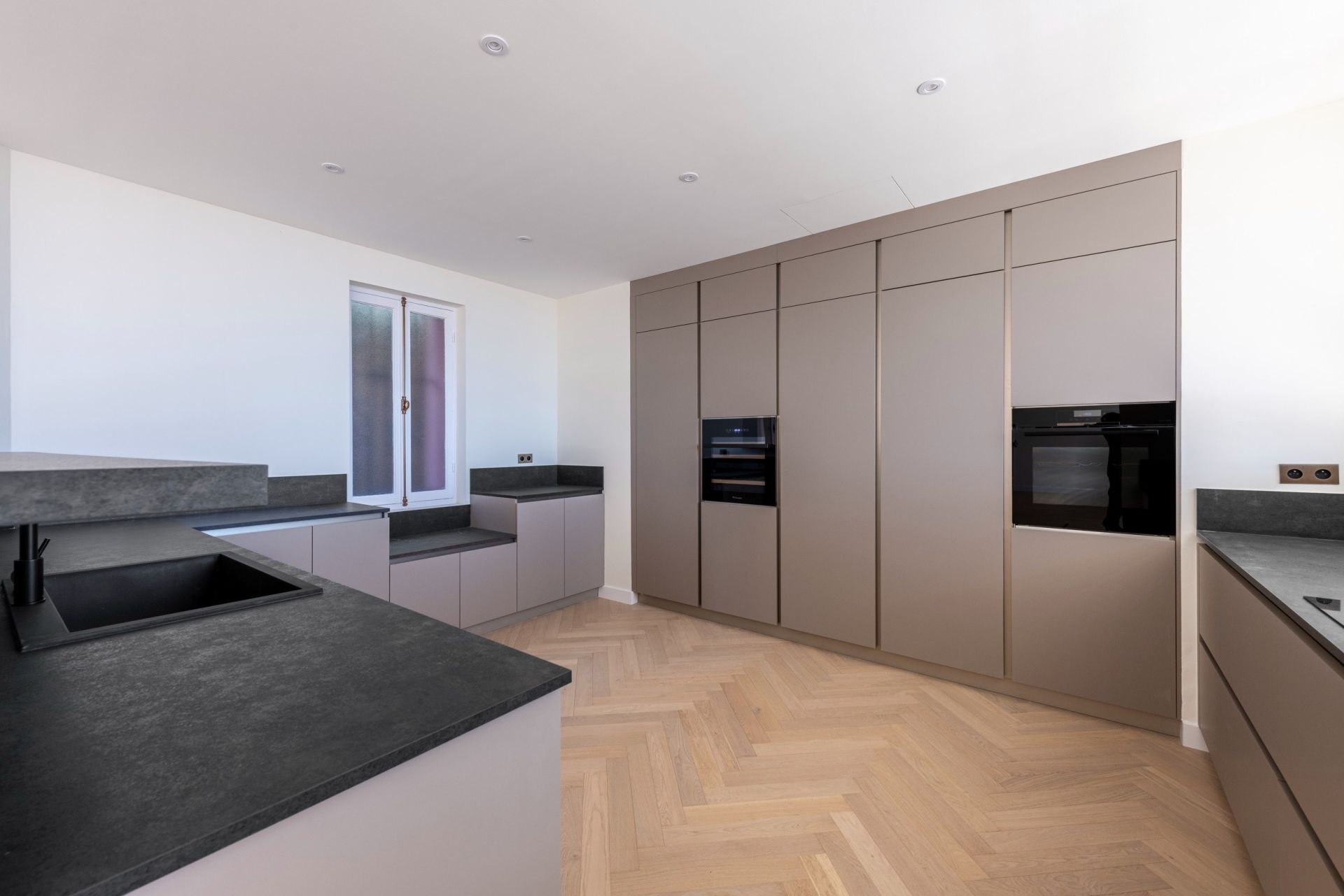 apartment 4 Rooms for sale on BEAULIEU SUR MER (06310)