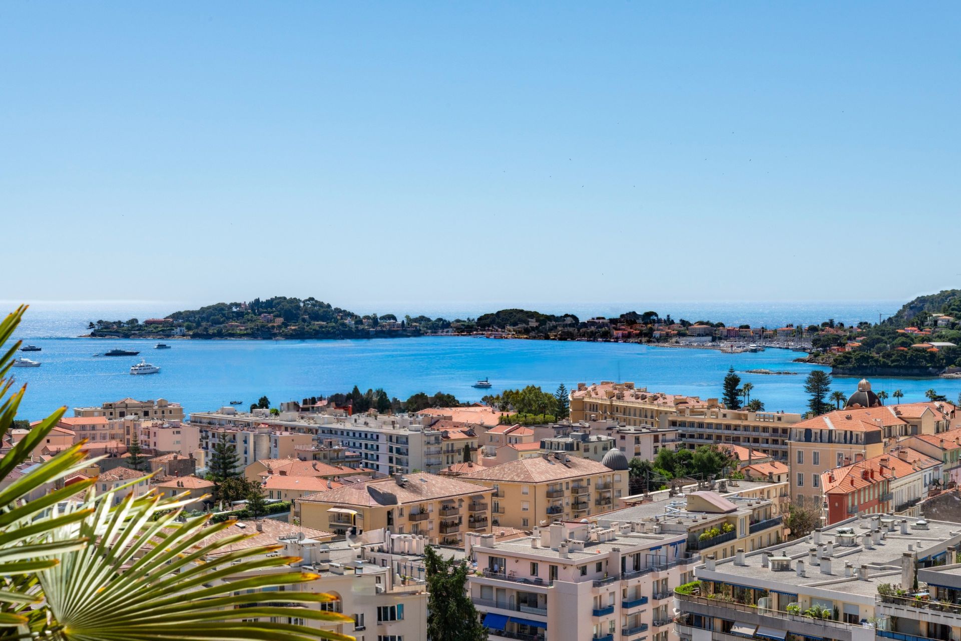 apartment 4 Rooms for sale on BEAULIEU SUR MER (06310)