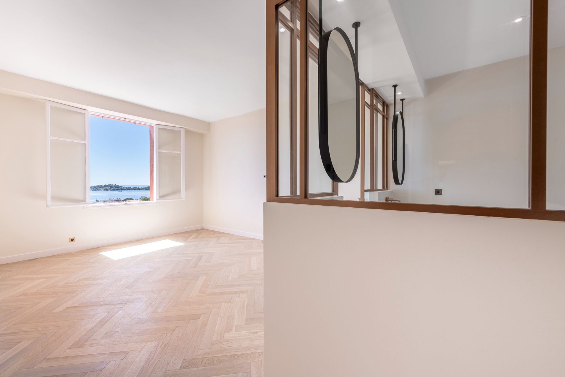 apartment 4 Rooms for sale on BEAULIEU SUR MER (06310)