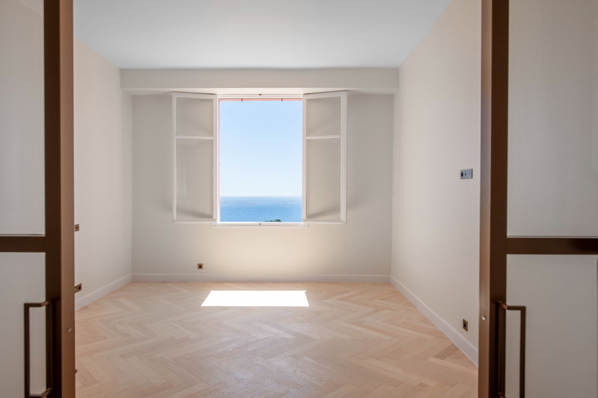 apartment 4 Rooms for sale on BEAULIEU SUR MER (06310)