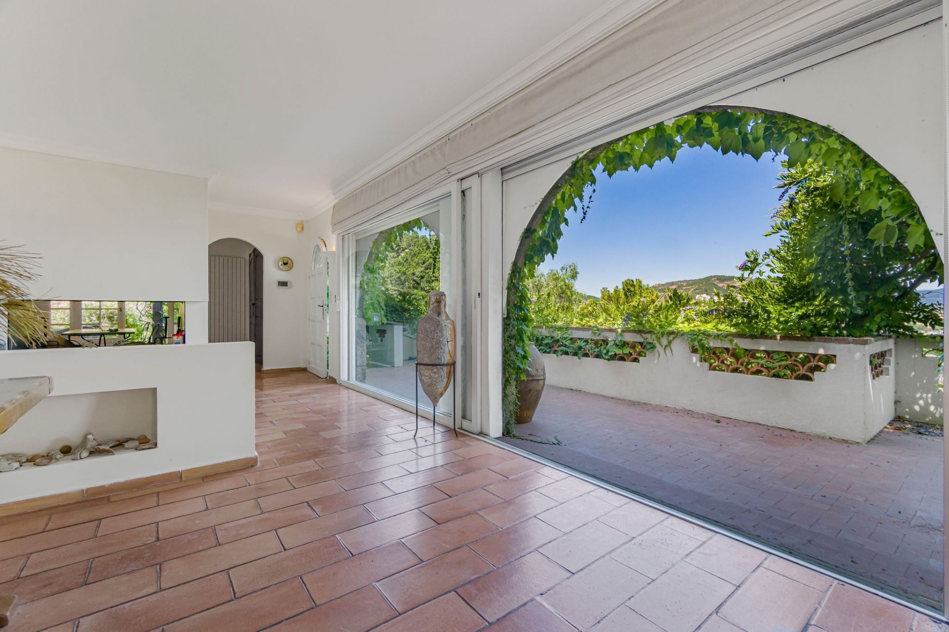 provencal house 7 Rooms for sale on THEOULE SUR MER (06590)