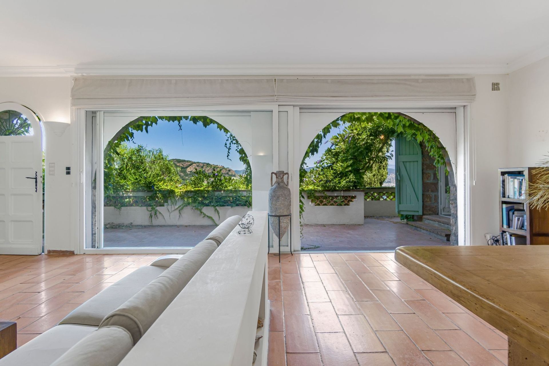 provencal house 7 Rooms for sale on THEOULE SUR MER (06590)