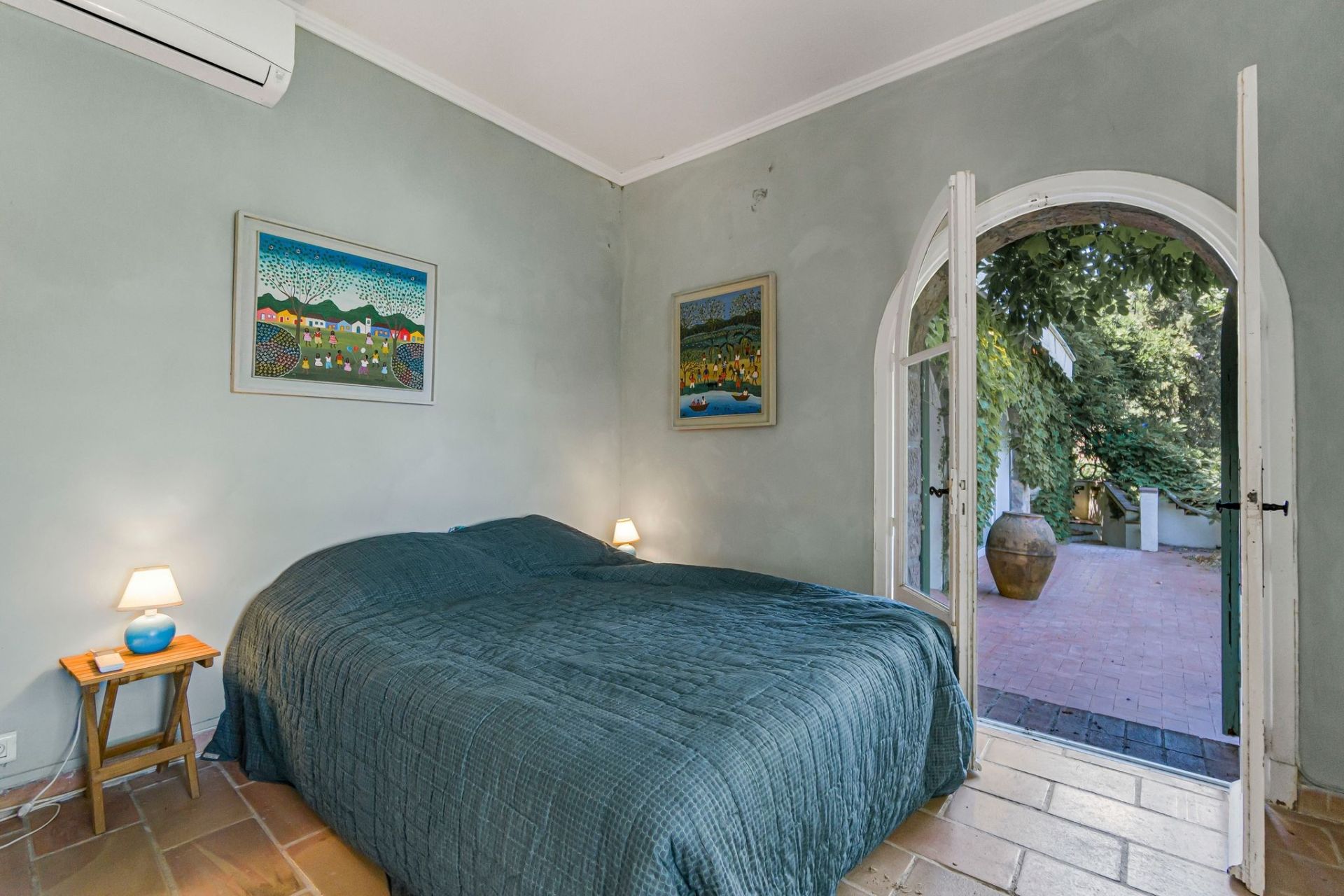 provencal house 7 Rooms for sale on THEOULE SUR MER (06590)