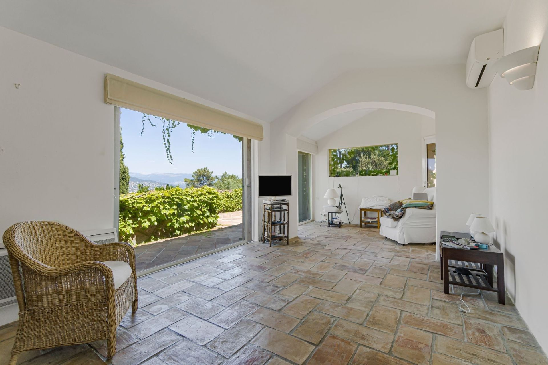provencal house 7 Rooms for sale on THEOULE SUR MER (06590)