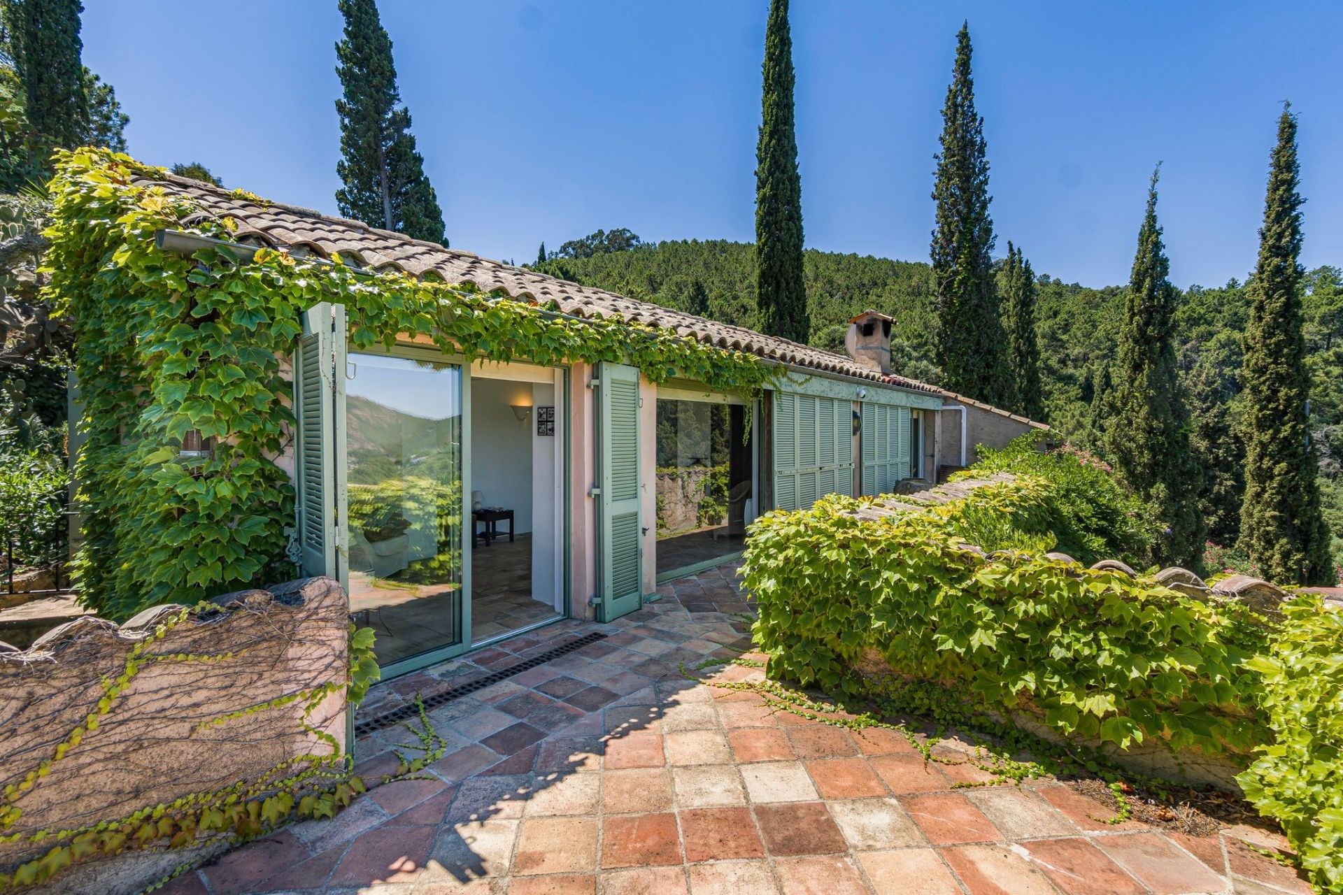 maison provençale 7 Pièces en vente sur THEOULE SUR MER (06590)