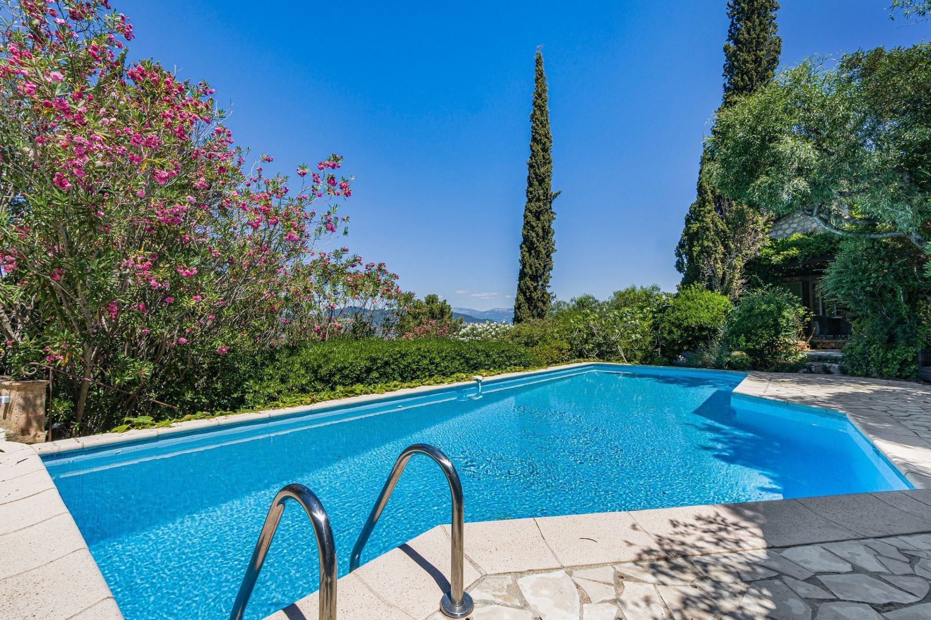 maison provençale 7 Pièces en vente sur THEOULE SUR MER (06590)