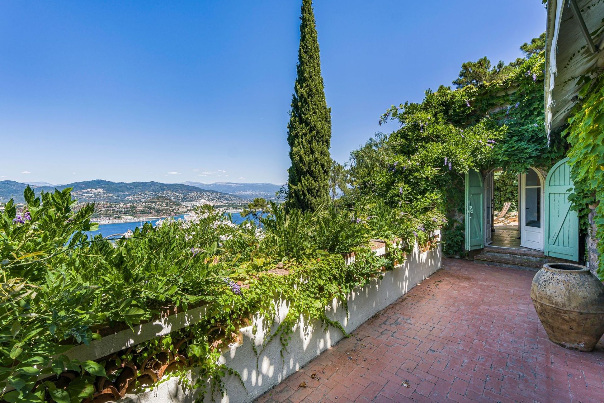 maison provençale 7 Pièces en vente sur THEOULE SUR MER (06590)