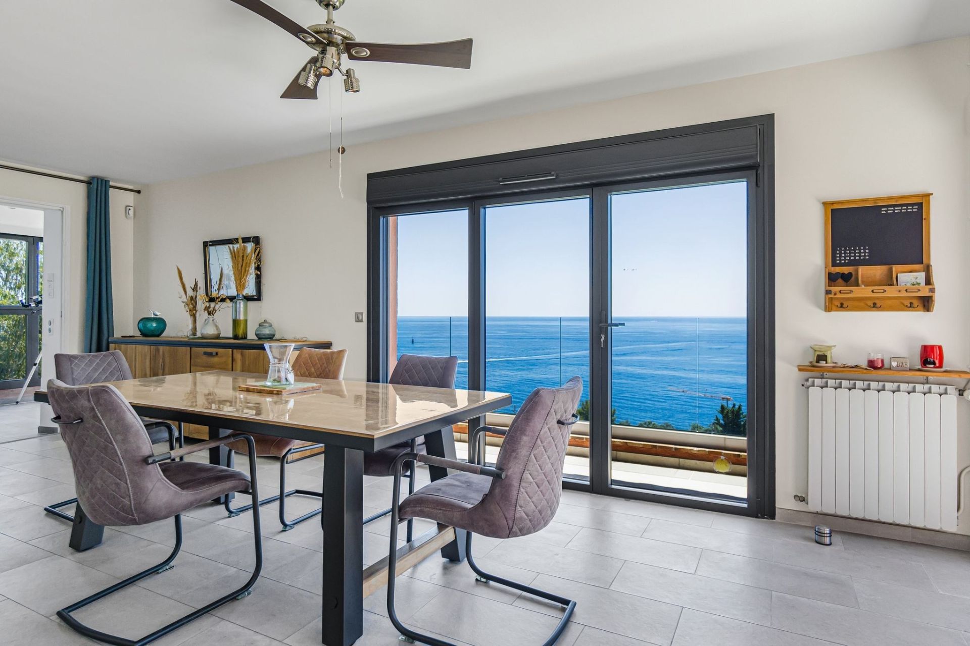 contemporary house 4 Rooms for sale on ANTHEOR (83530)