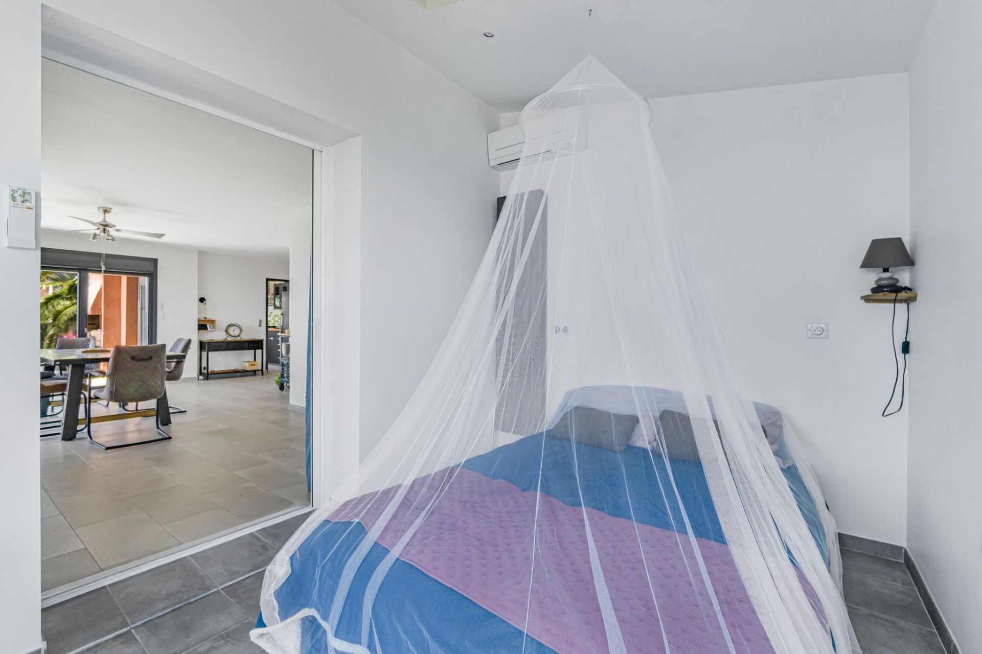 contemporary house 4 Rooms for sale on ANTHEOR (83530)