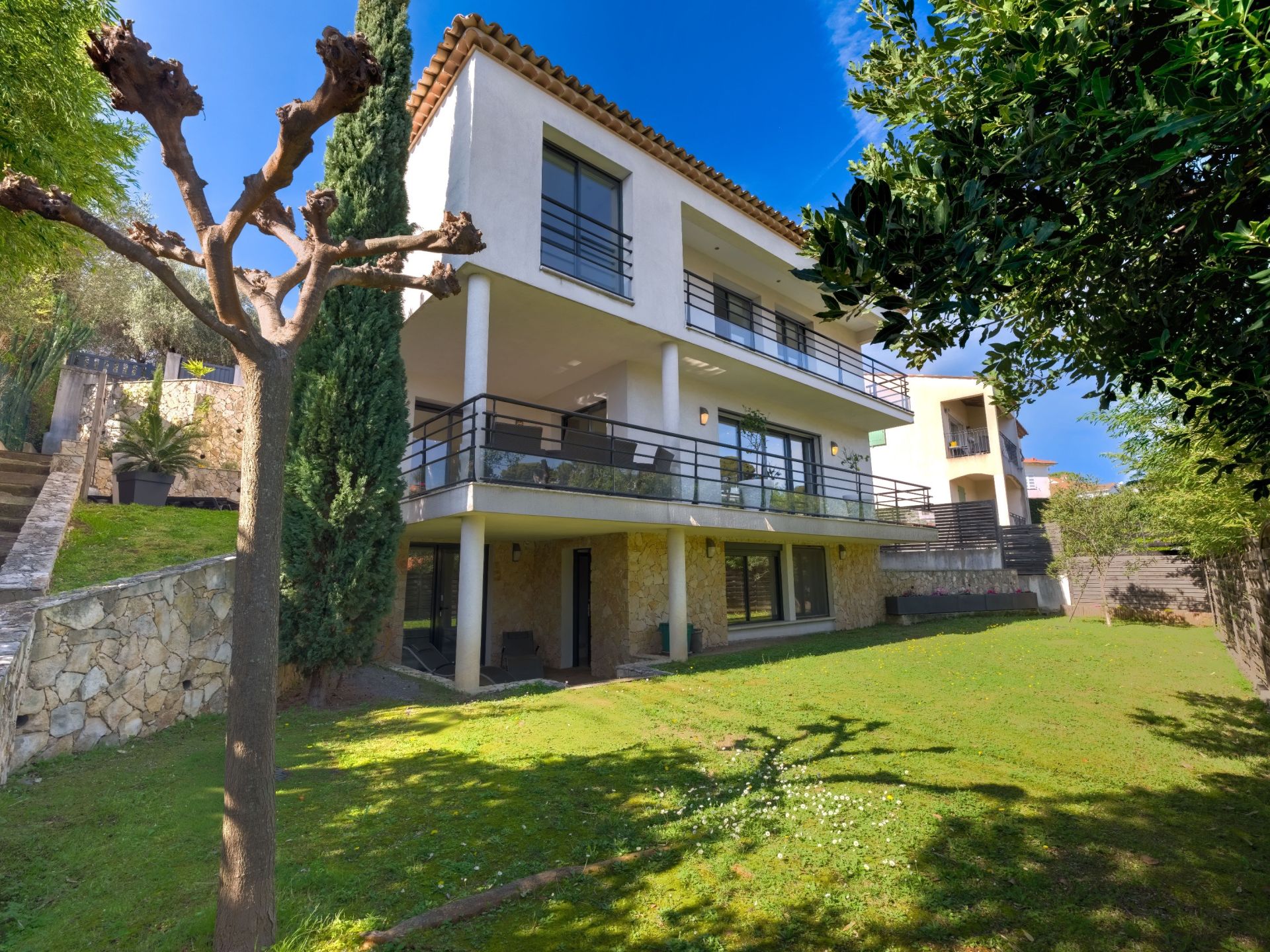 maison contemporaine 7 Pièces en vente sur CANNES (06400)