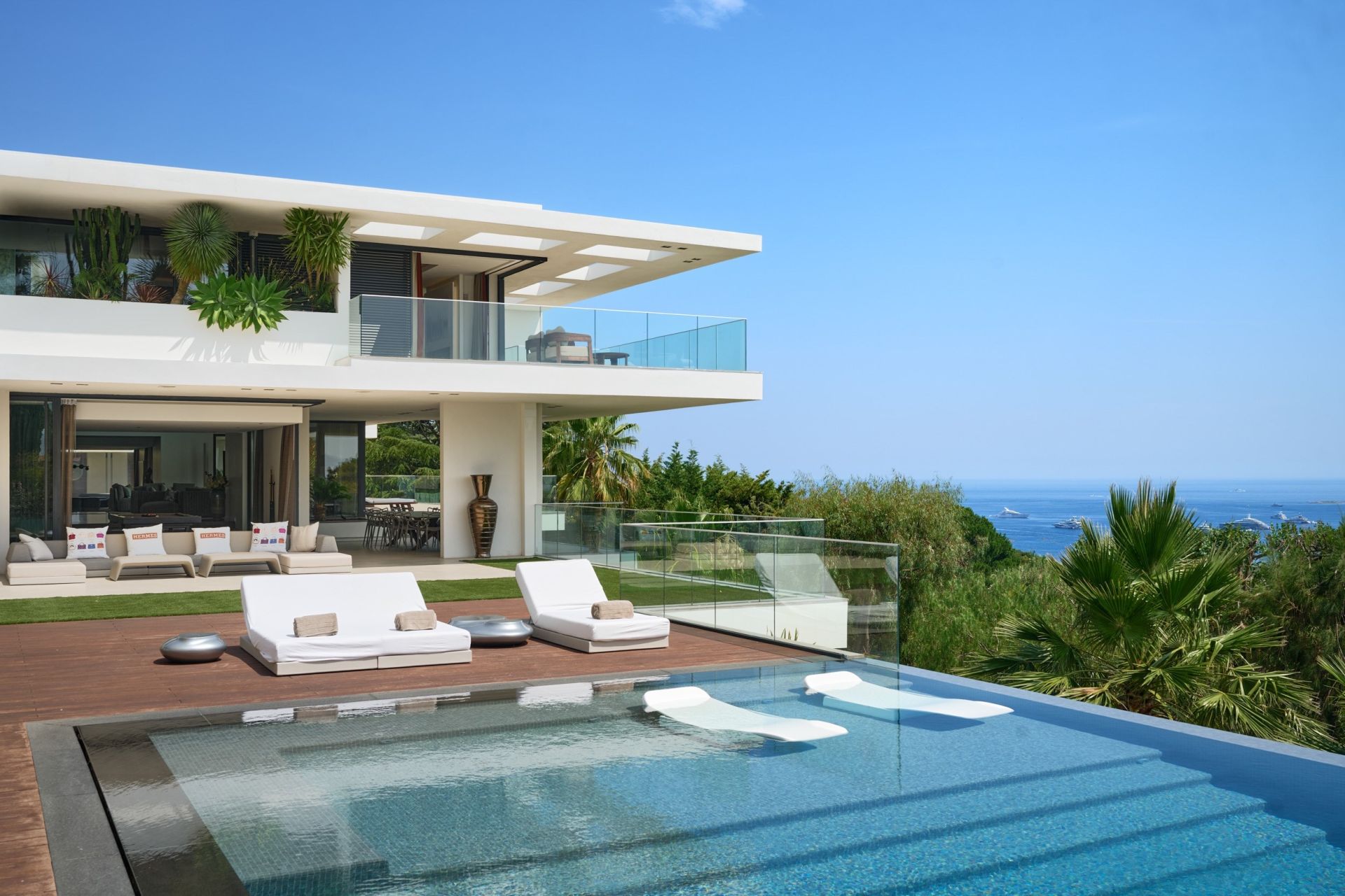 architect's house 14 Rooms for sale on CANNES (06400)