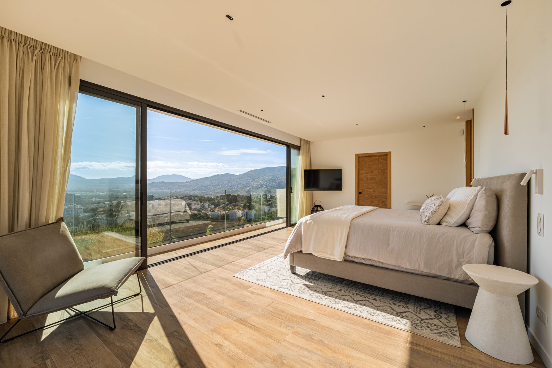 villa 10 Pièces en vente sur MOUGINS (06250)