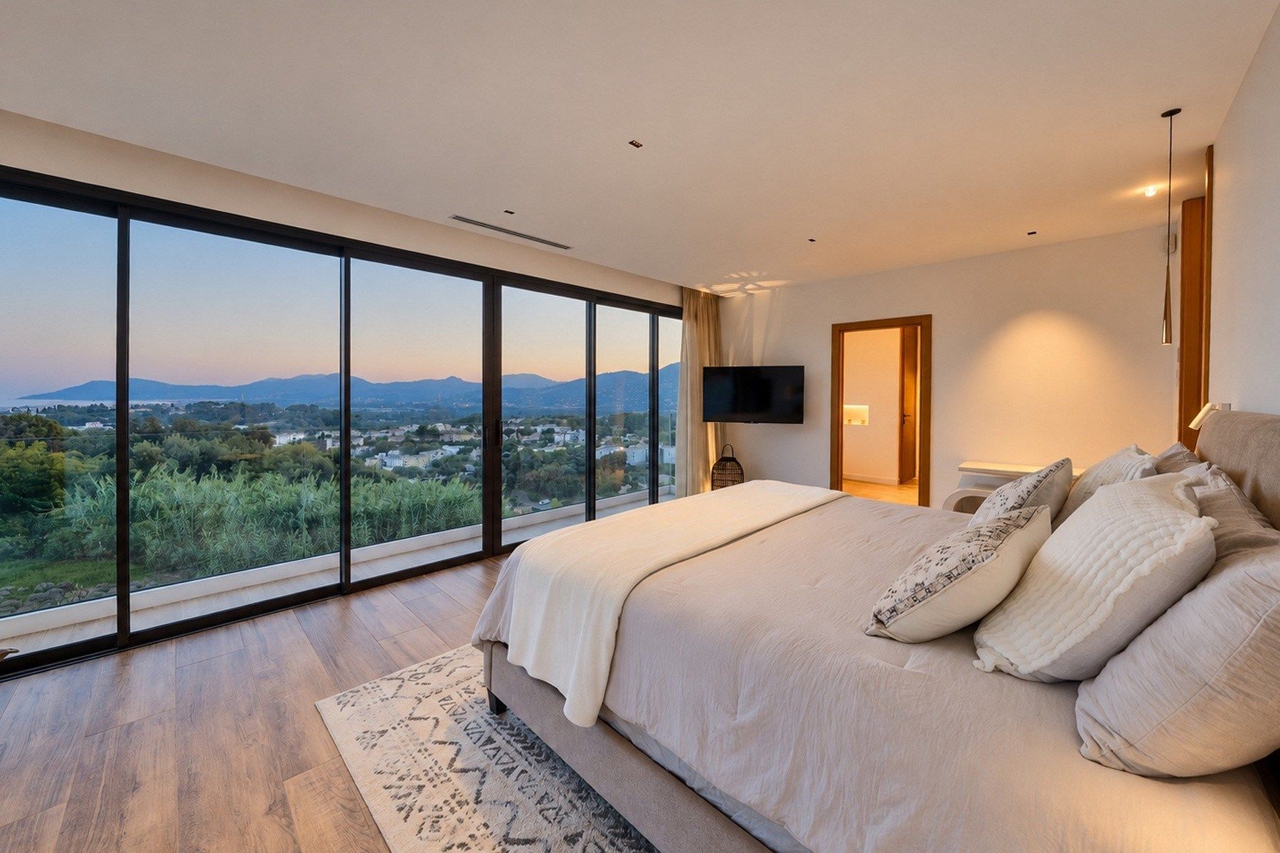 villa 10 Pièces en vente sur MOUGINS (06250)