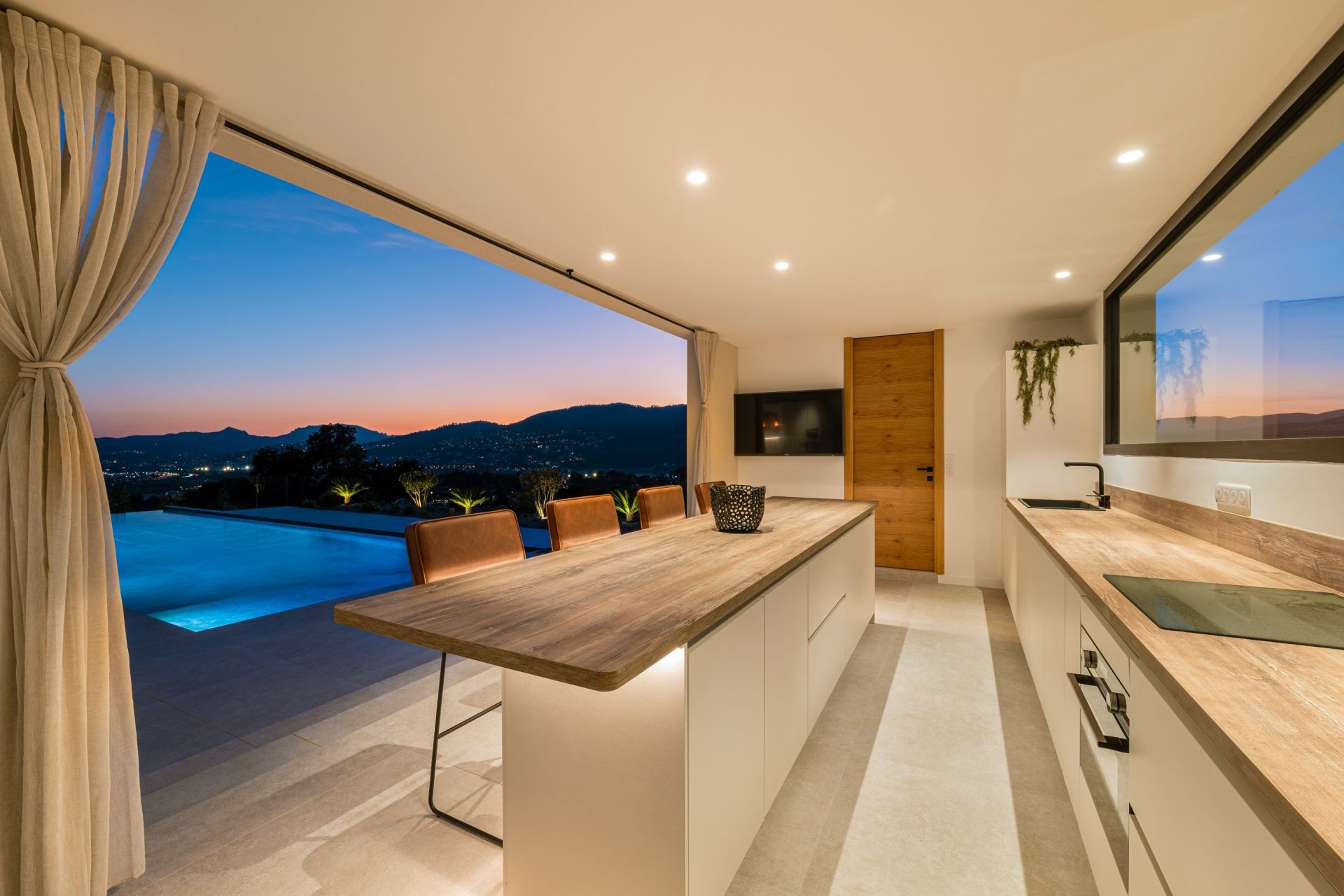 villa 10 Pièces en vente sur MOUGINS (06250)