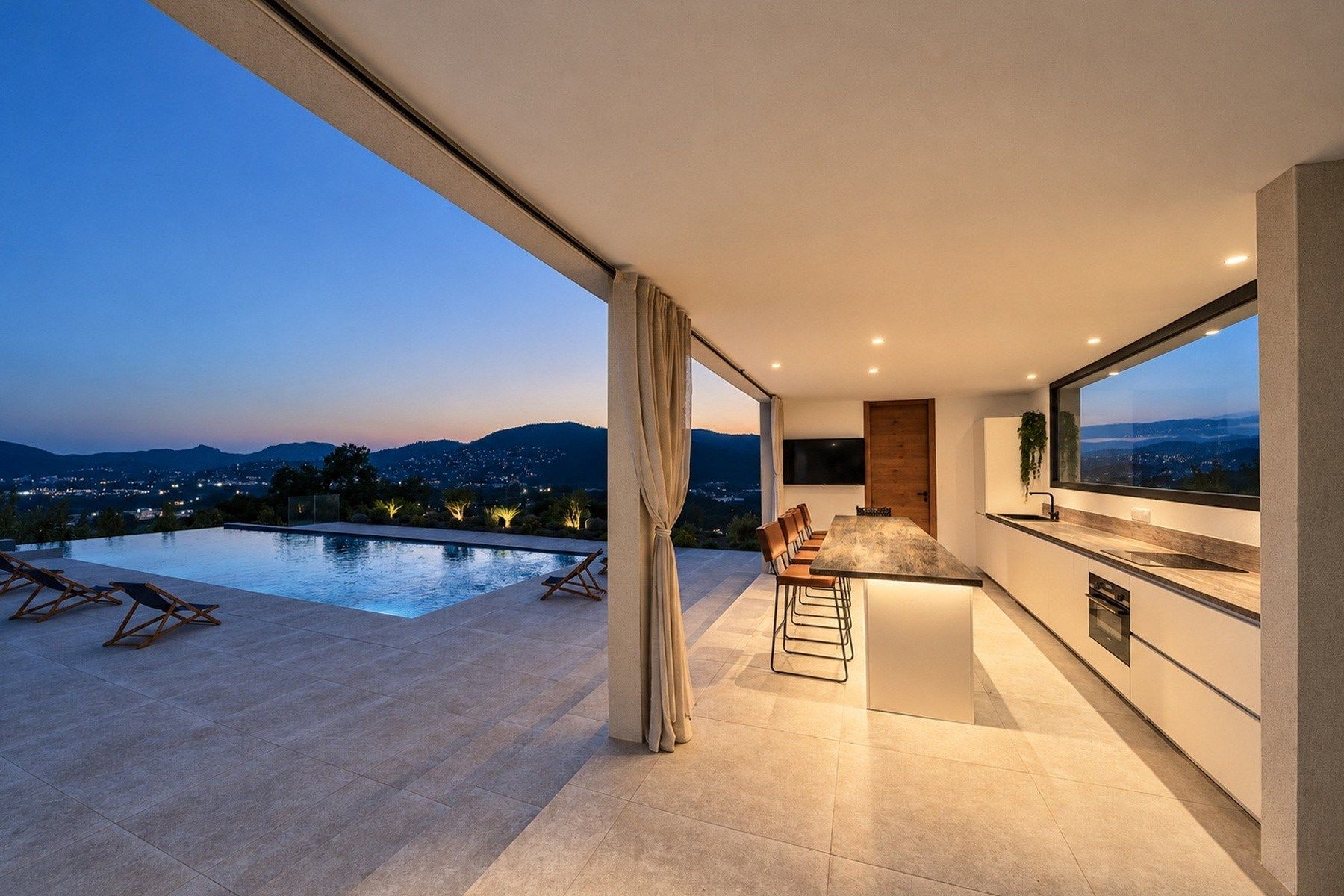 villa 10 Pièces en vente sur MOUGINS (06250)