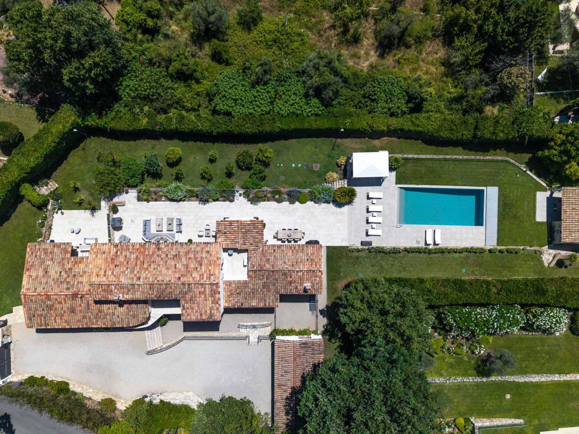 villa 10 Pièces en vente sur CHATEAUNEUF GRASSE (06740)