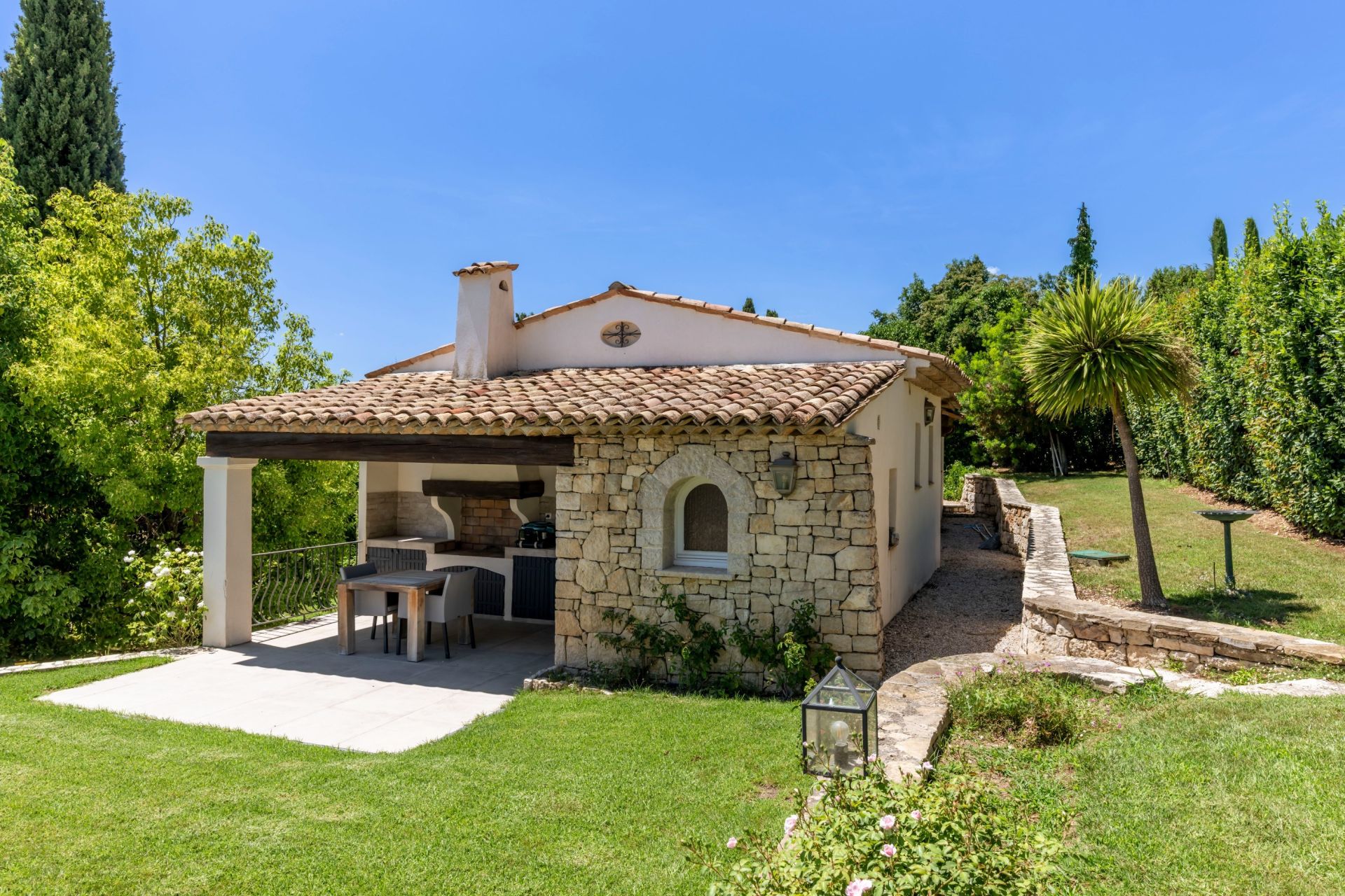 villa 10 Pièces en vente sur CHATEAUNEUF GRASSE (06740)