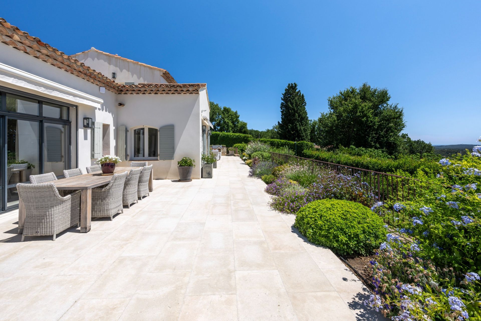 villa 10 Pièces en vente sur CHATEAUNEUF GRASSE (06740)