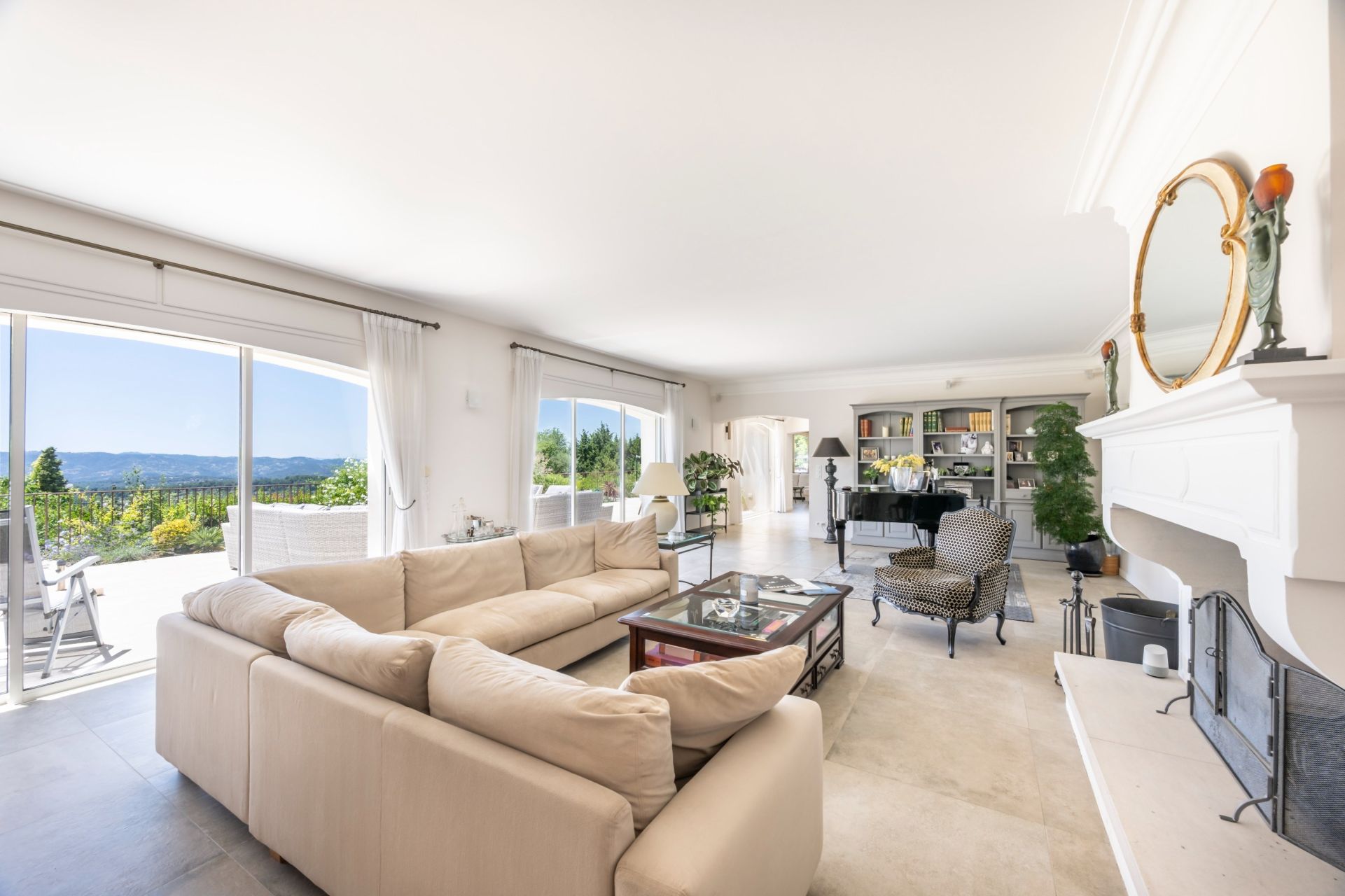 villa 10 Pièces en vente sur CHATEAUNEUF GRASSE (06740)