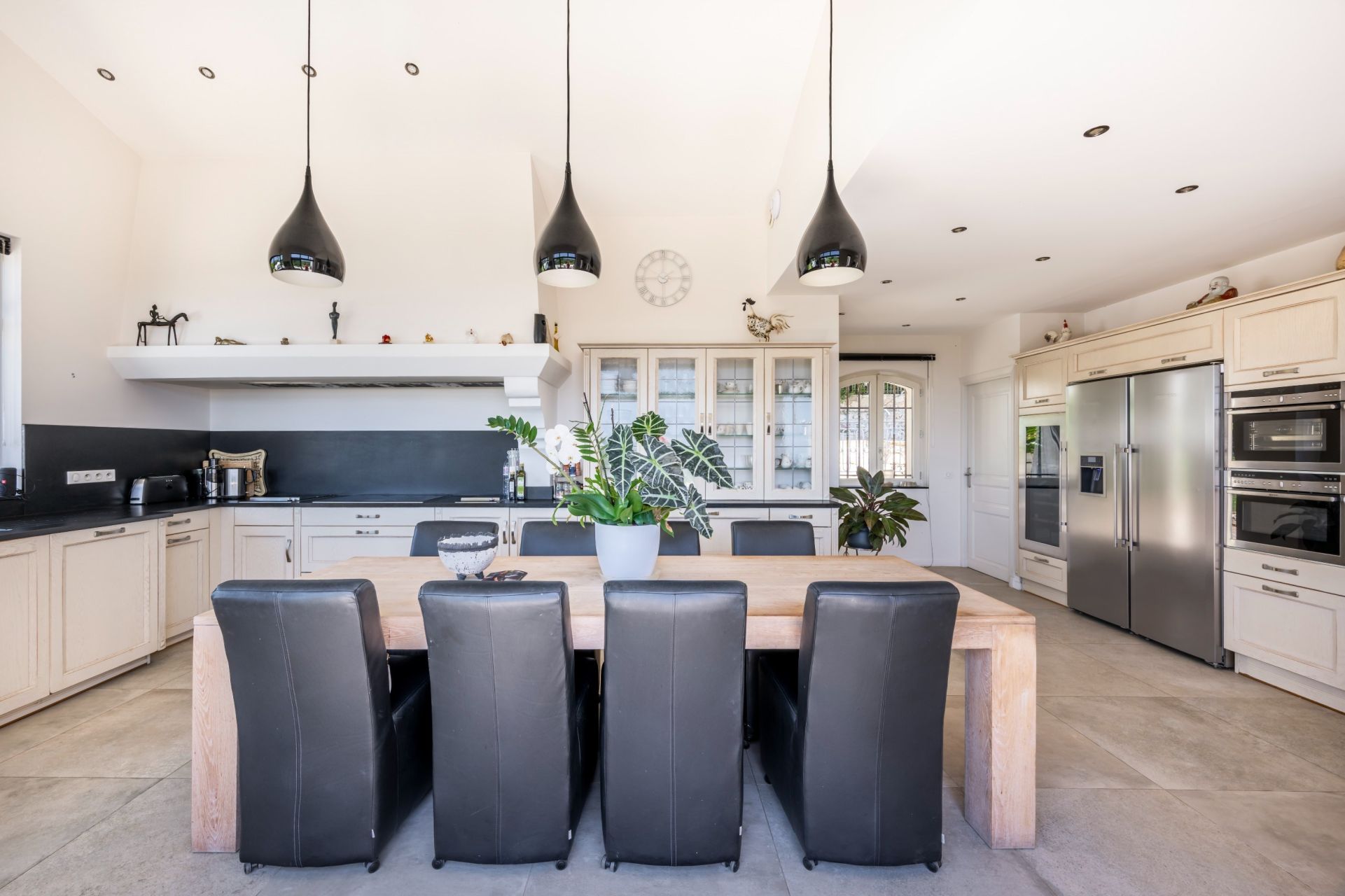 villa 10 Pièces en vente sur CHATEAUNEUF GRASSE (06740)