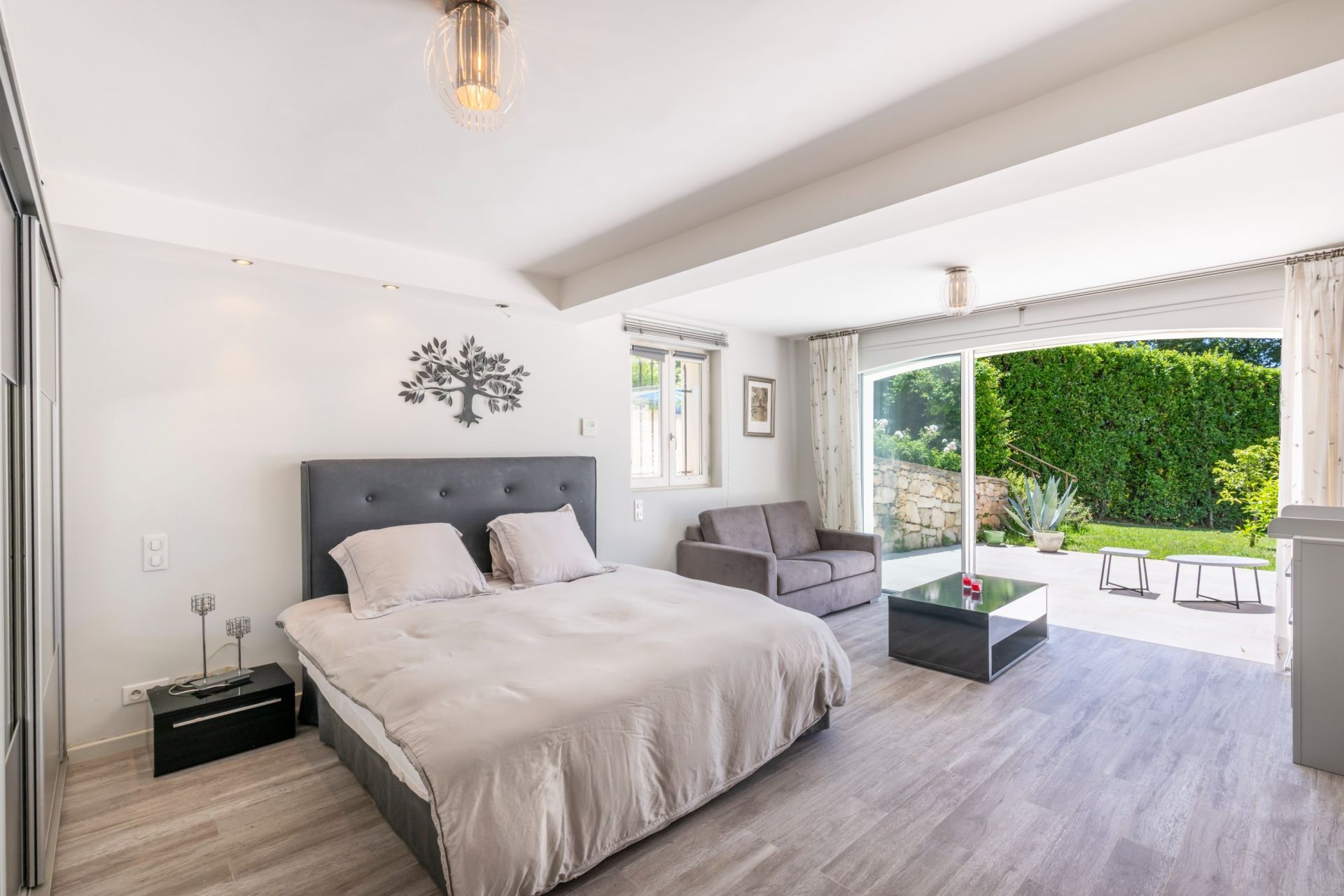 villa 10 Pièces en vente sur CHATEAUNEUF GRASSE (06740)