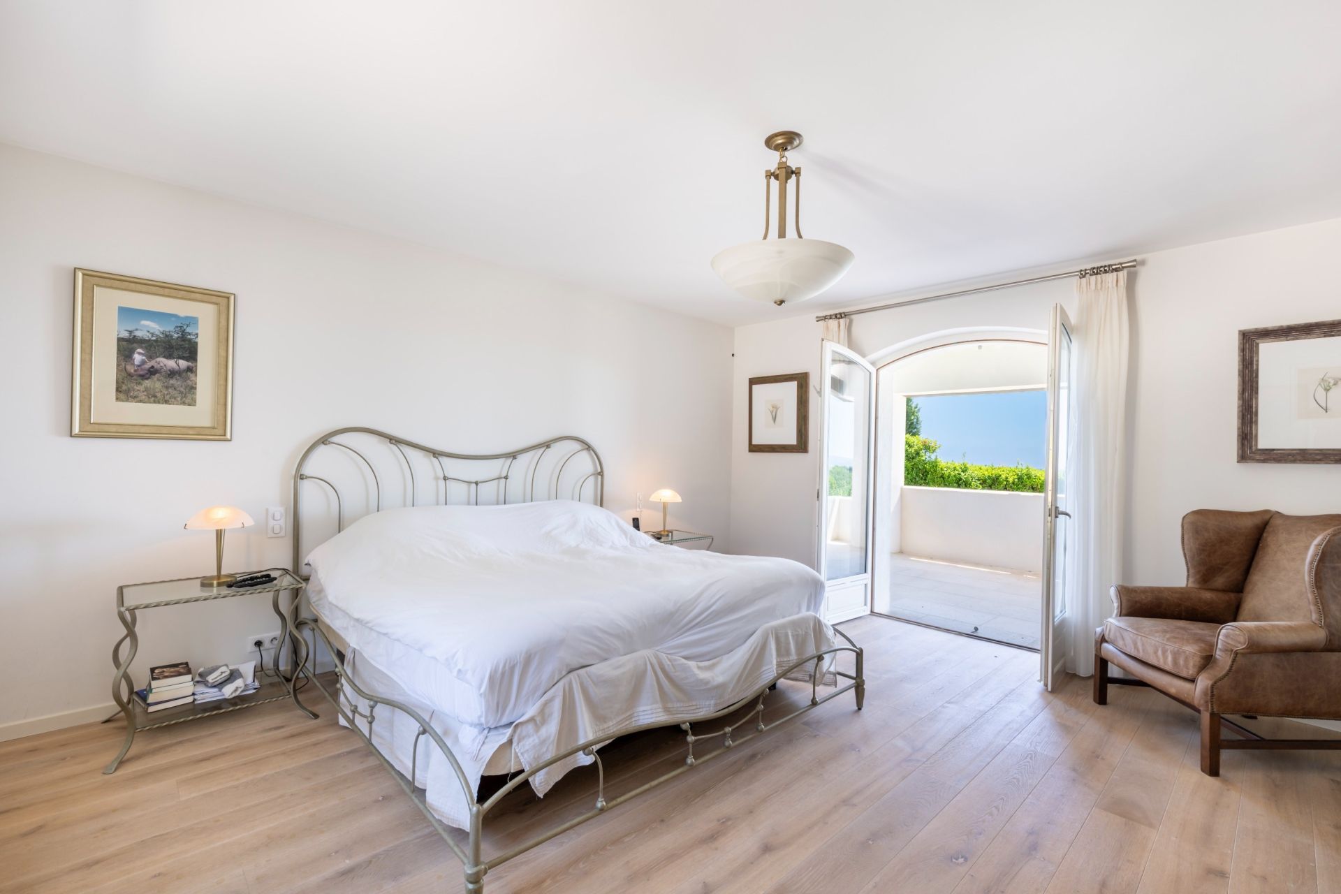 villa 10 Pièces en vente sur CHATEAUNEUF GRASSE (06740)