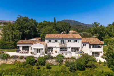 Vente Villa Châteauneuf-Grasse 10&nbsp;Pièces 390&nbsp;m²