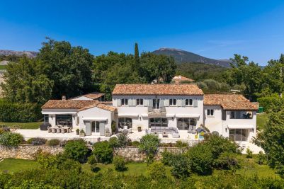 Vente Villa Châteauneuf-Grasse 10&nbsp;Pièces 390&nbsp;m²