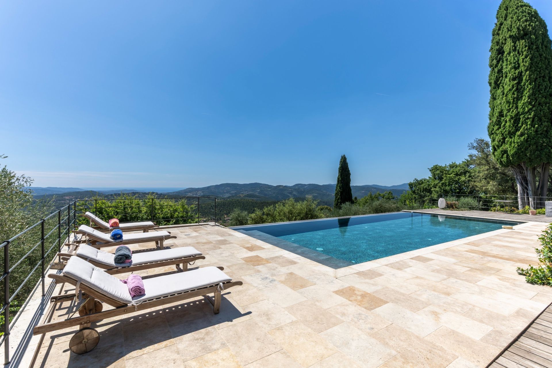 villa 7 Rooms for sale on LE TIGNET (06530)