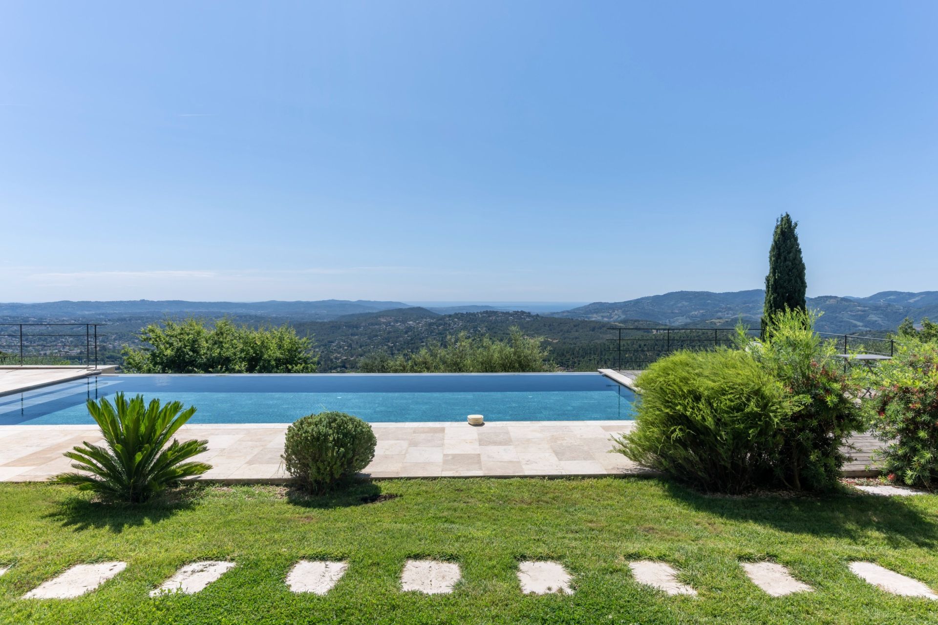 villa 7 Rooms for sale on LE TIGNET (06530)