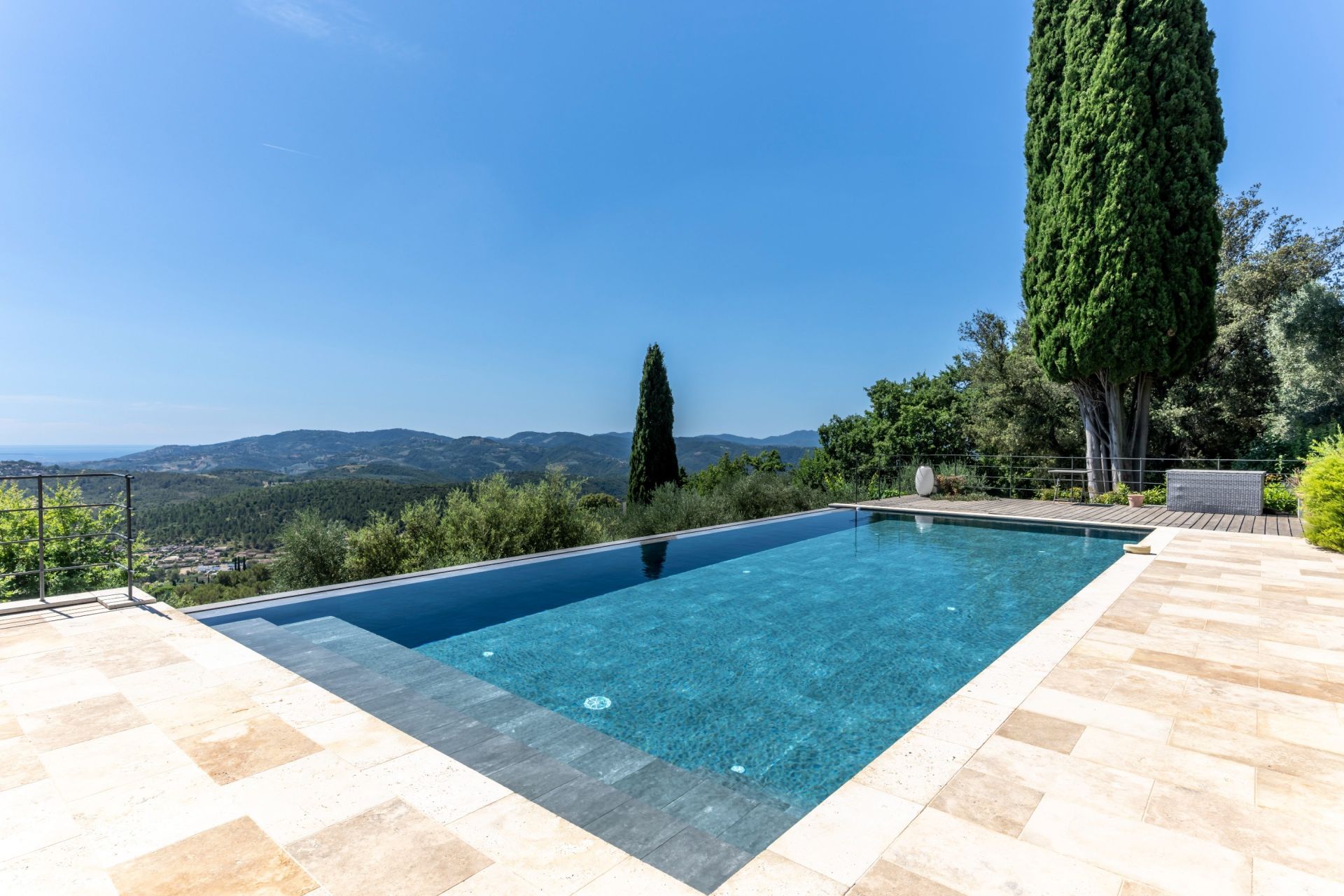 villa 7 Rooms for sale on LE TIGNET (06530)