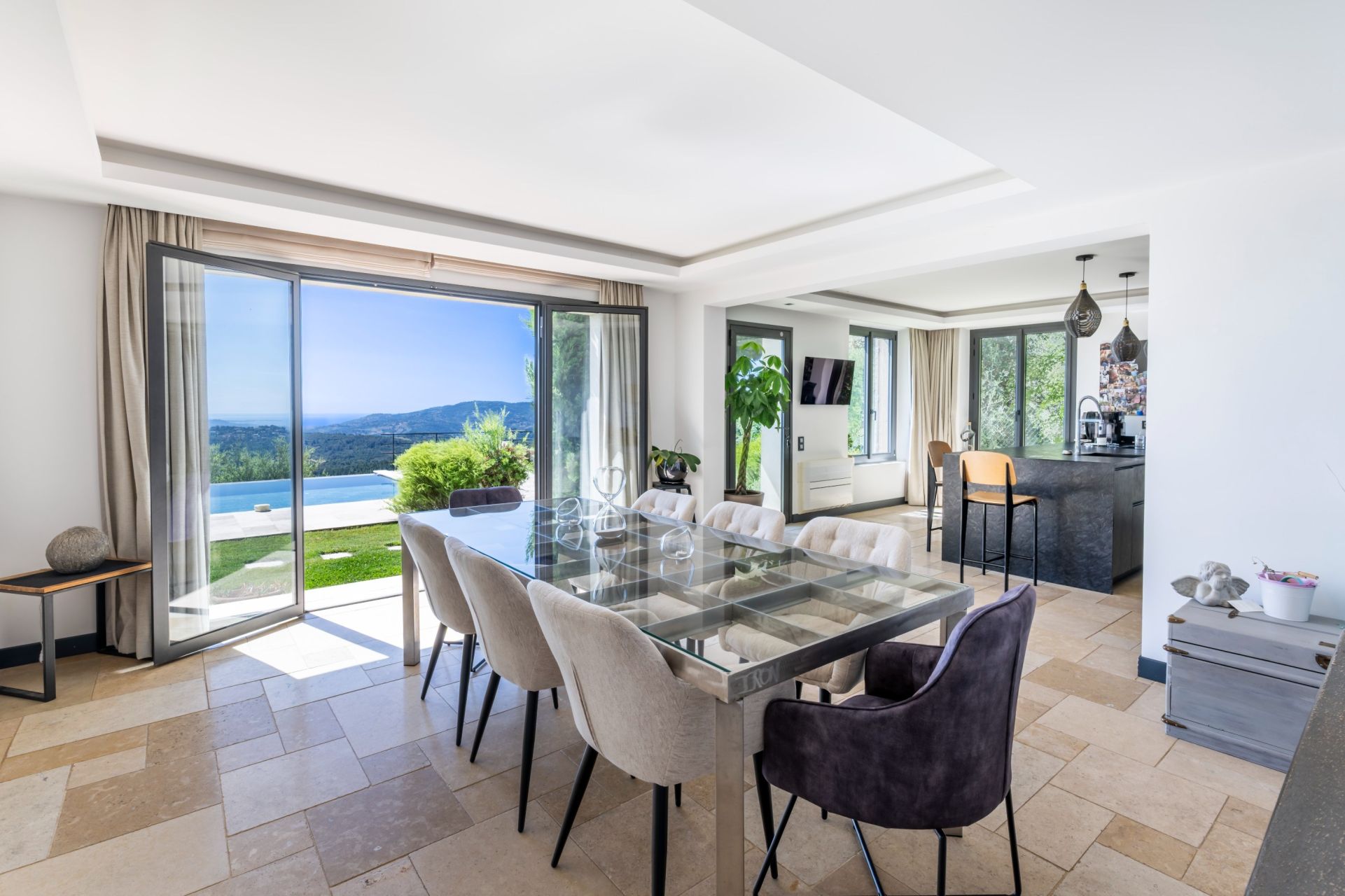 villa 7 Rooms for sale on LE TIGNET (06530)